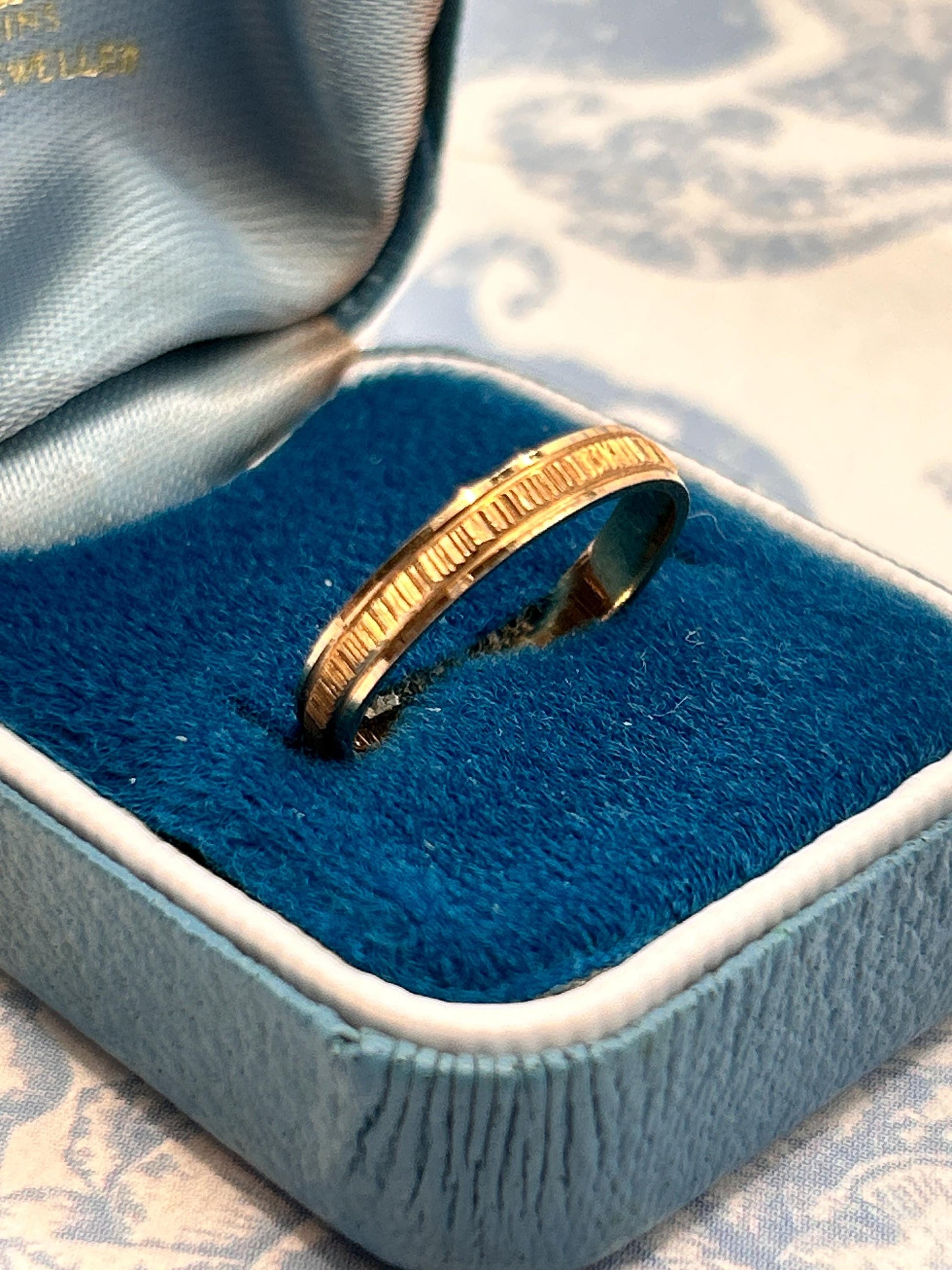 Vintage 1980s 9ct Etched Slim Wedding Band Ring Size L / 6