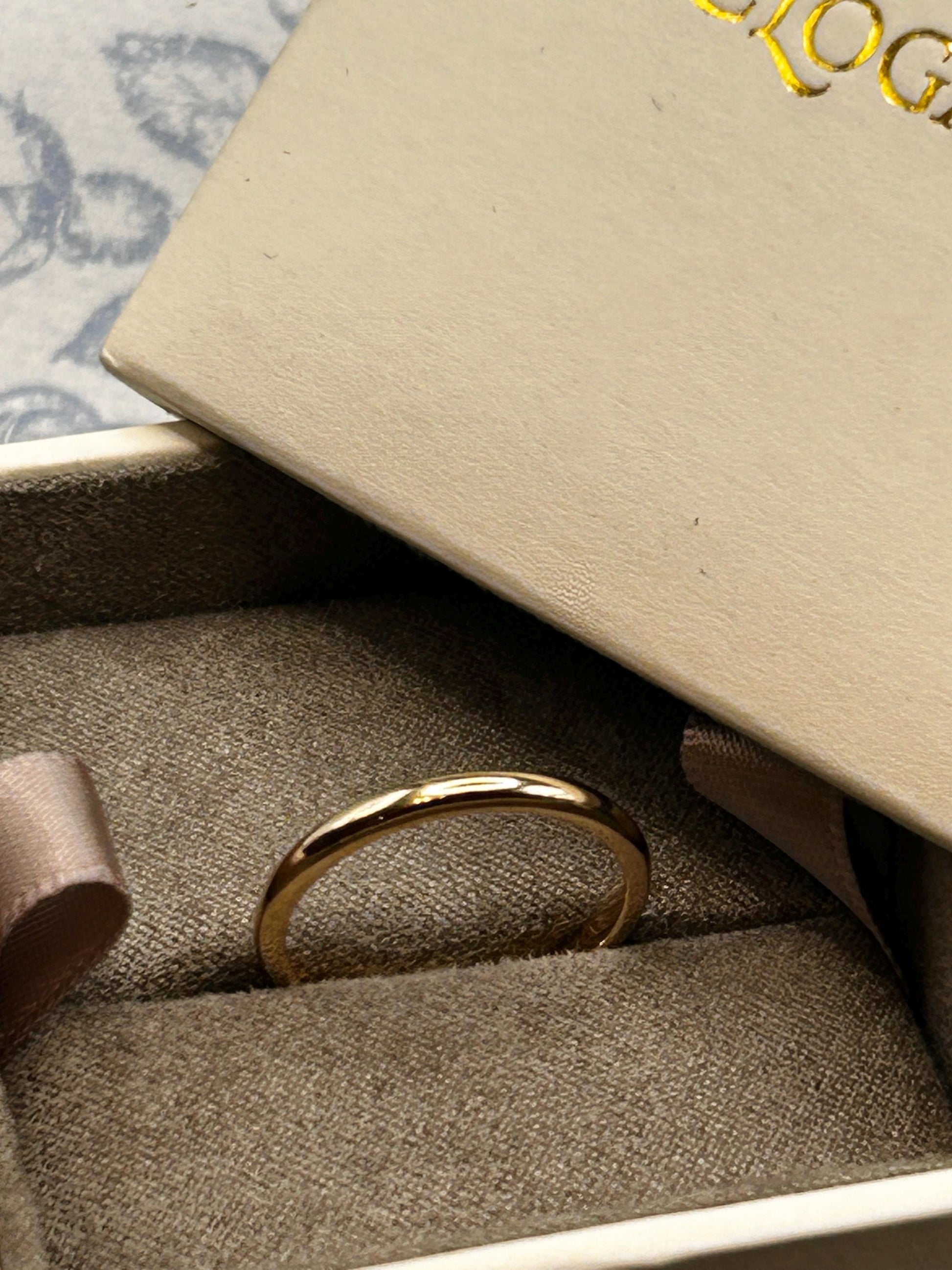 Clogau Cariad 9ct Gold Comfort Fit Wedding Band 2.3mm Slim D shape UK N US 7