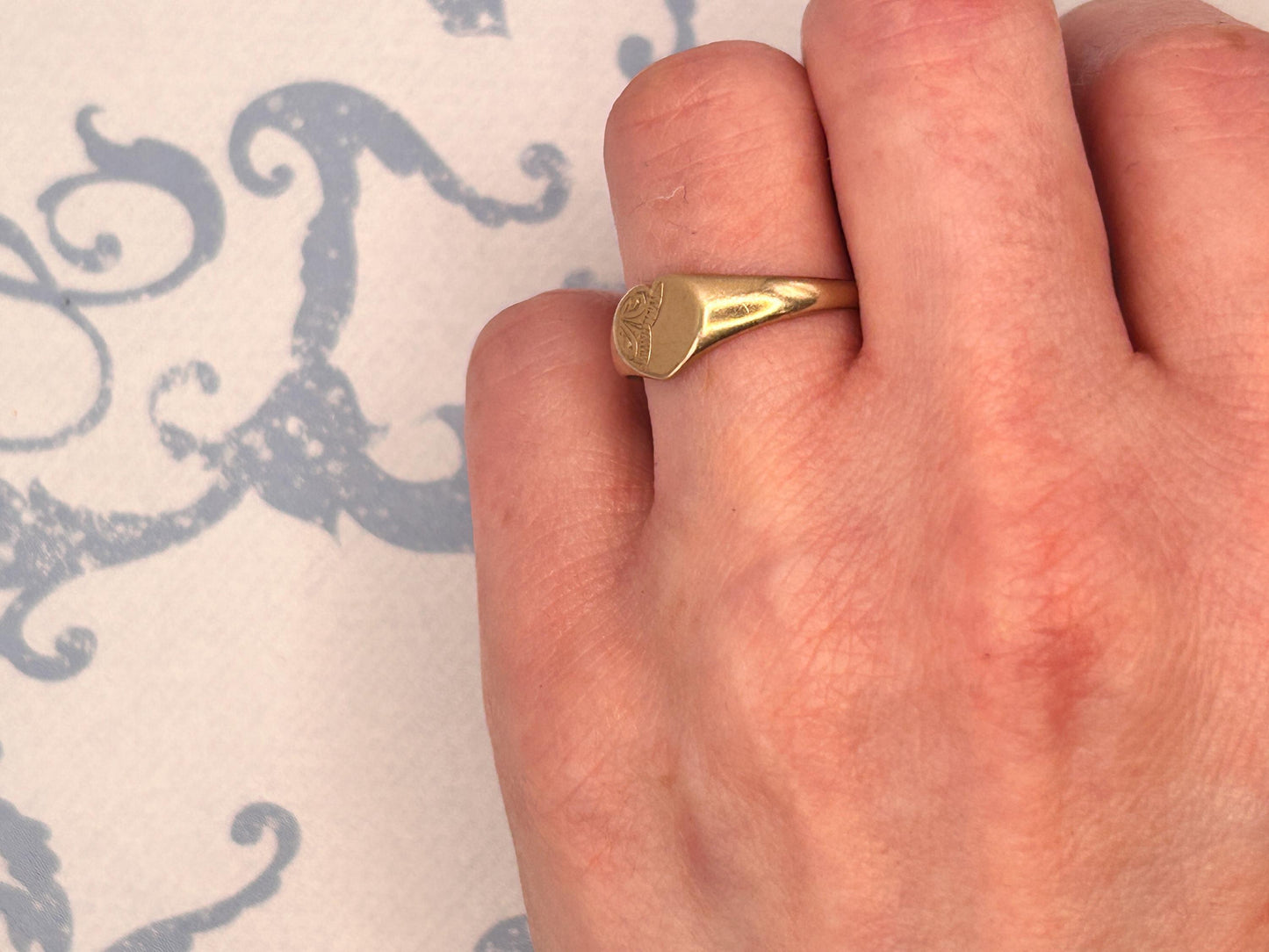 Vintage 9ct Gold 1980s Classic Heart Signet Ring Size M / US 6.5