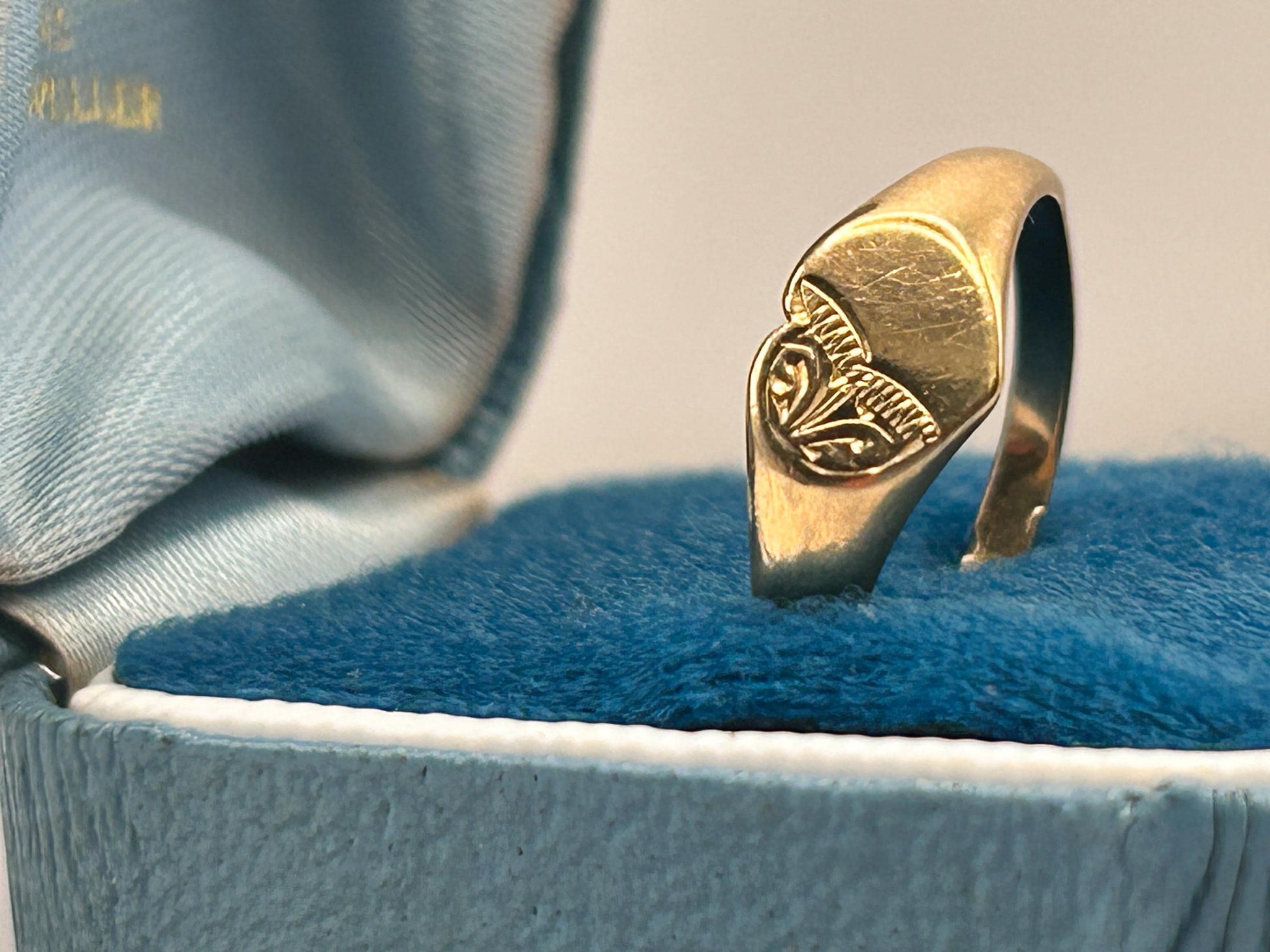 Vintage 9ct Gold 1980s Classic Heart Signet Ring Size M / US 6.5