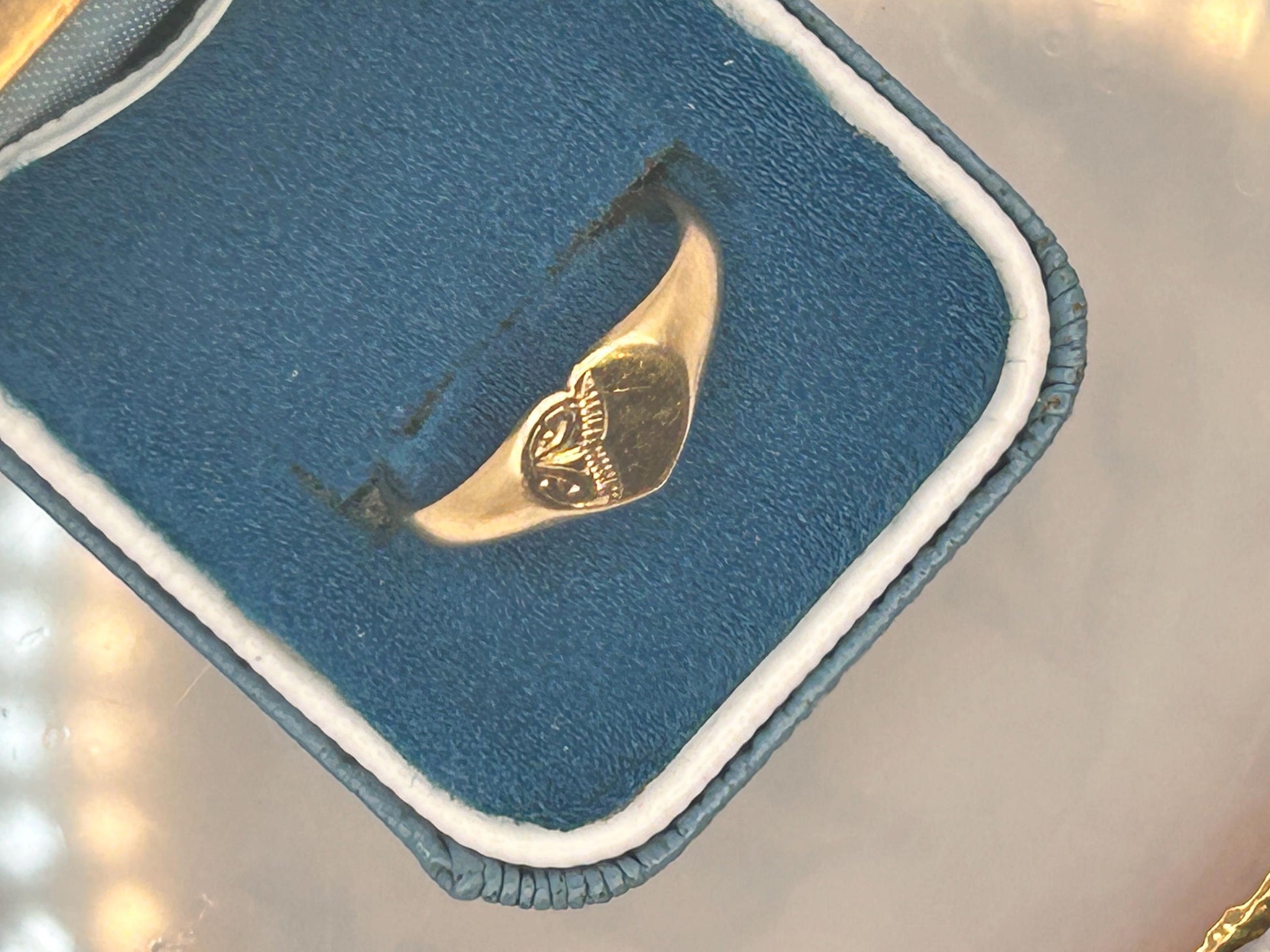 Vintage 9ct Gold 1980s Classic Heart Signet Ring Size M / US 6.5