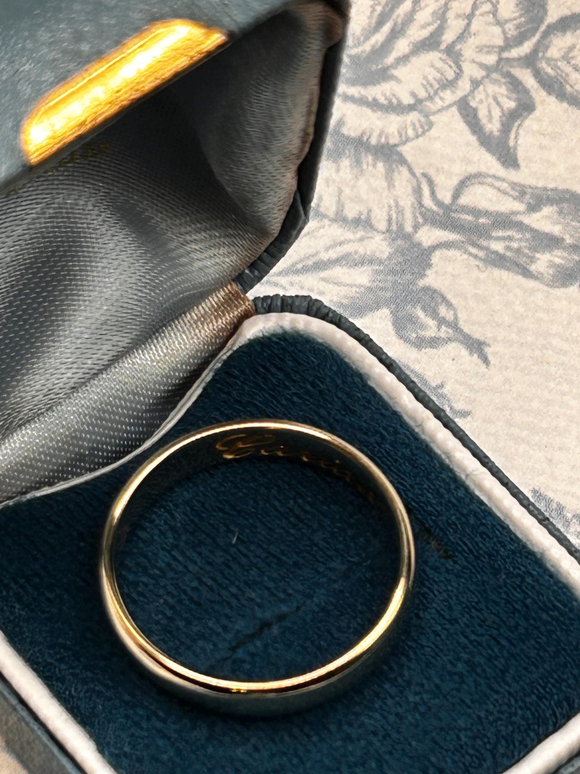 Pre-Loved Clogau Cariad 9ct Doughnut / Donut Gold Wedding Band 4.5mm Wide Size UK - S 1/2 / US- 9.5 Welsh Gold