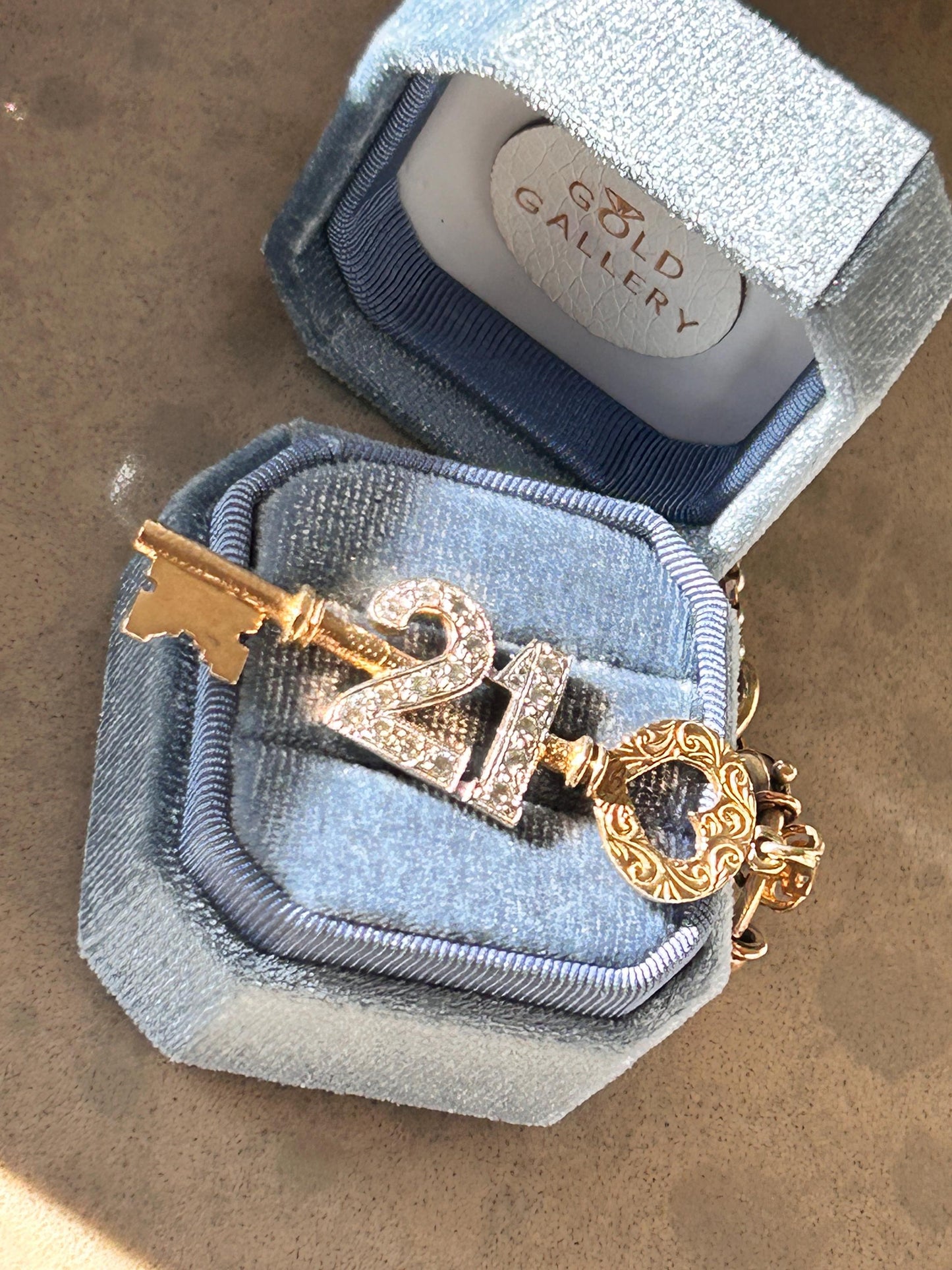 Vintage 9ct Gold CZ '21' Large Key Pendant - Milestone jewellery 21 Birthday