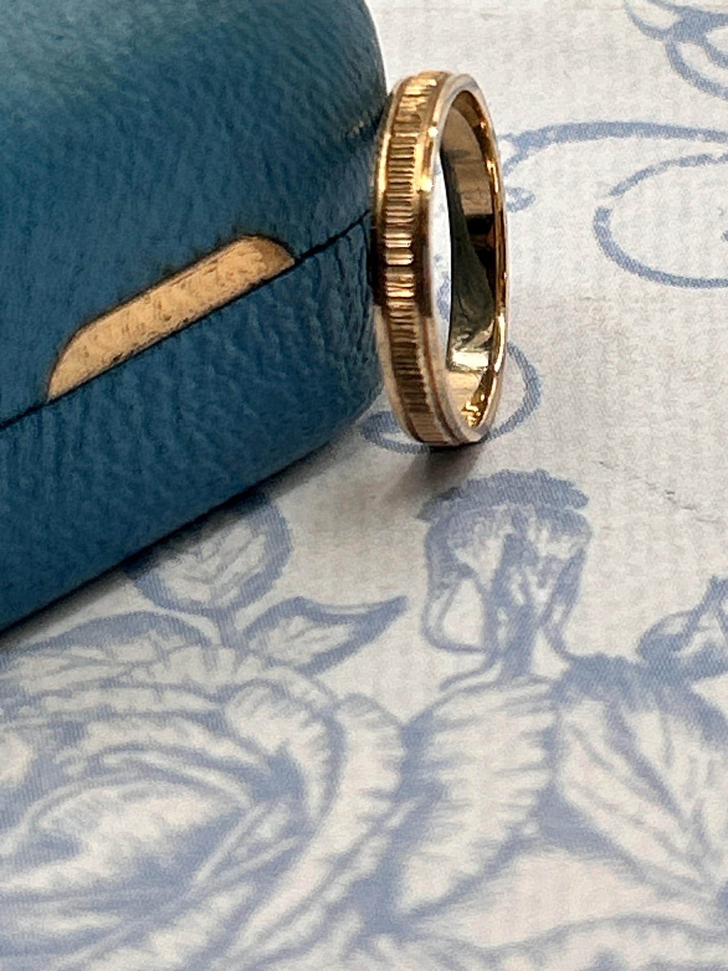 Vintage 1980s 9ct Etched Slim Wedding Band Ring Size L / 6