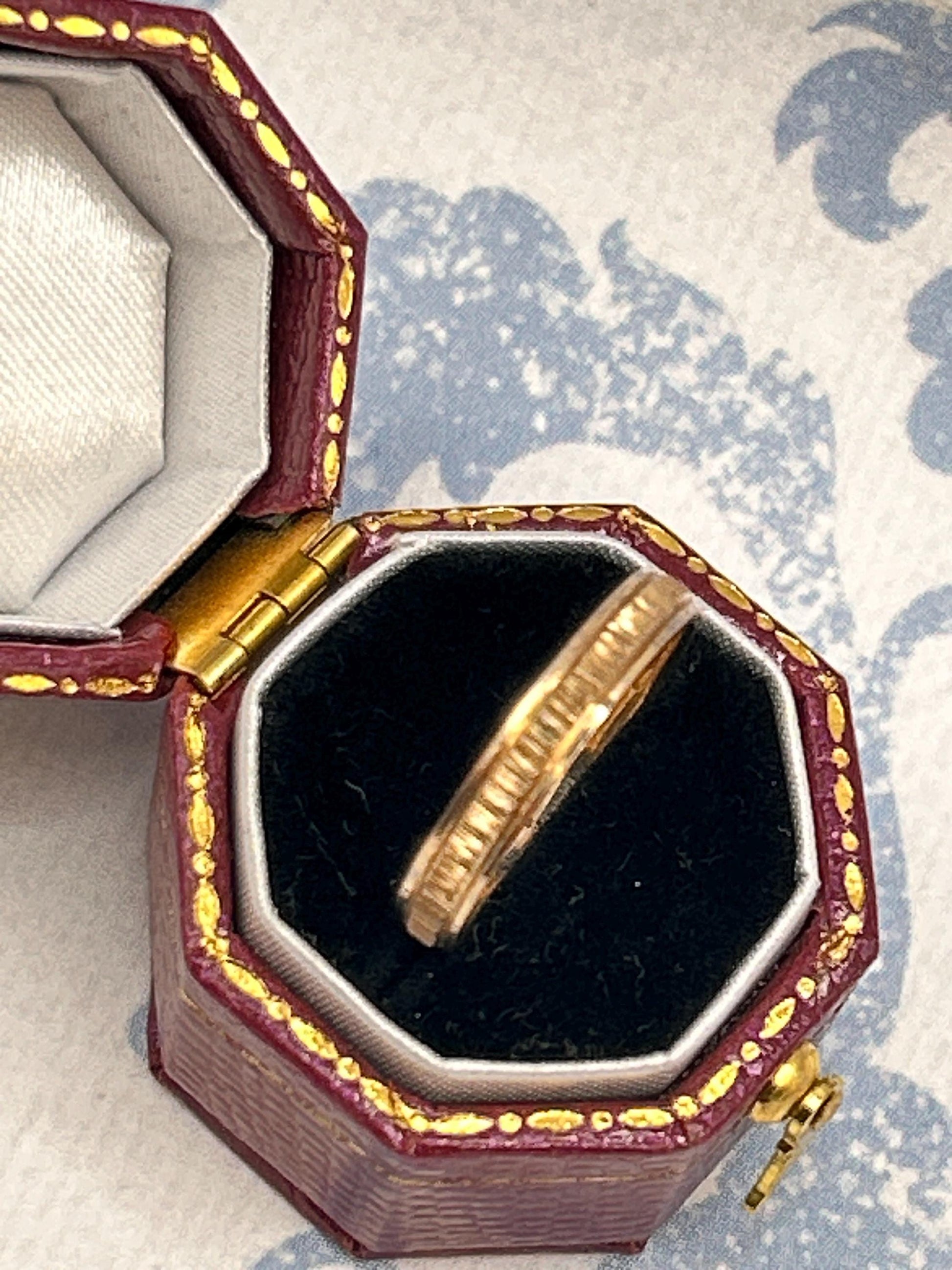 Vintage 1980s 9ct Etched Slim Wedding Band Ring Size L / 6