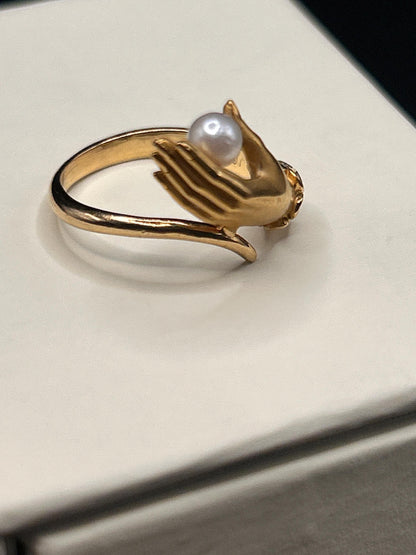 Vintage Carrera Y Carrera 18ct Gold Mano Hand Ring With Pearl and Diamond Cuff - Fine Vintage Jewelry Size UK J/ US: 5