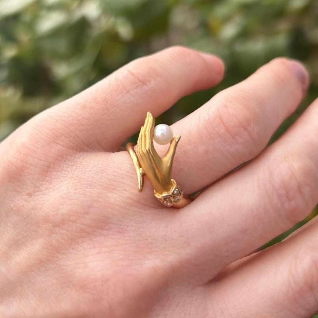 Vintage Carrera Y Carrera 18ct Gold Mano Hand Ring With Pearl and Diamond Cuff - Fine Vintage Jewelry Size UK J/ US: 5