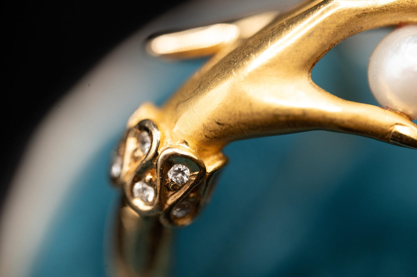 Vintage Carrera Y Carrera 18ct Gold Mano Hand Ring With Pearl and Diamond Cuff - Fine Vintage Jewelry Size UK J/ US: 5