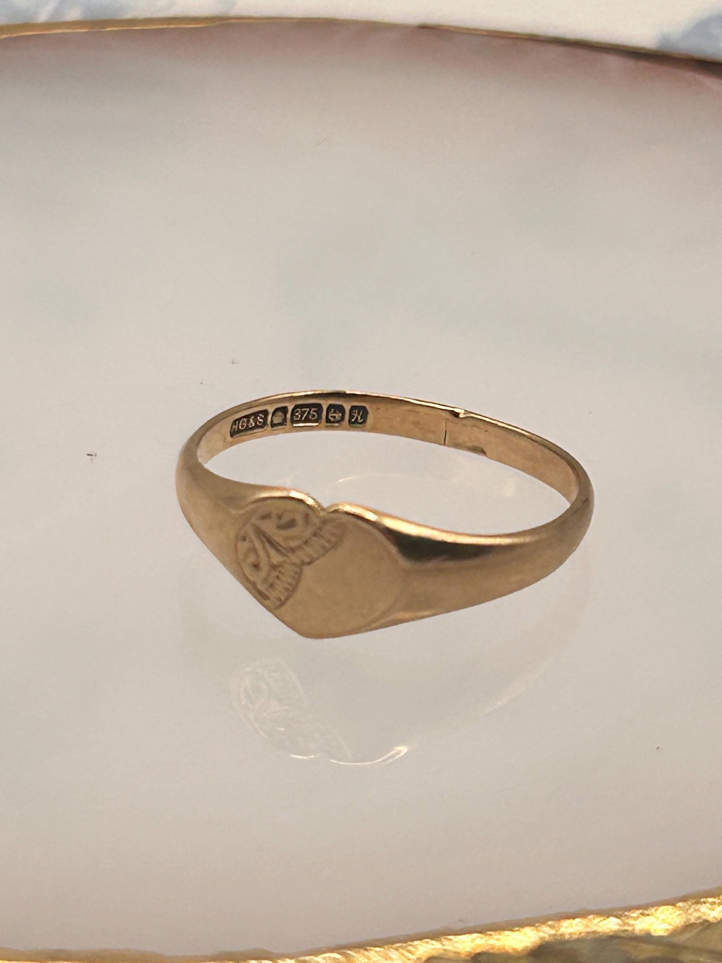 Vintage 9ct Gold 1980s Classic Heart Signet Ring Size M / US 6.5