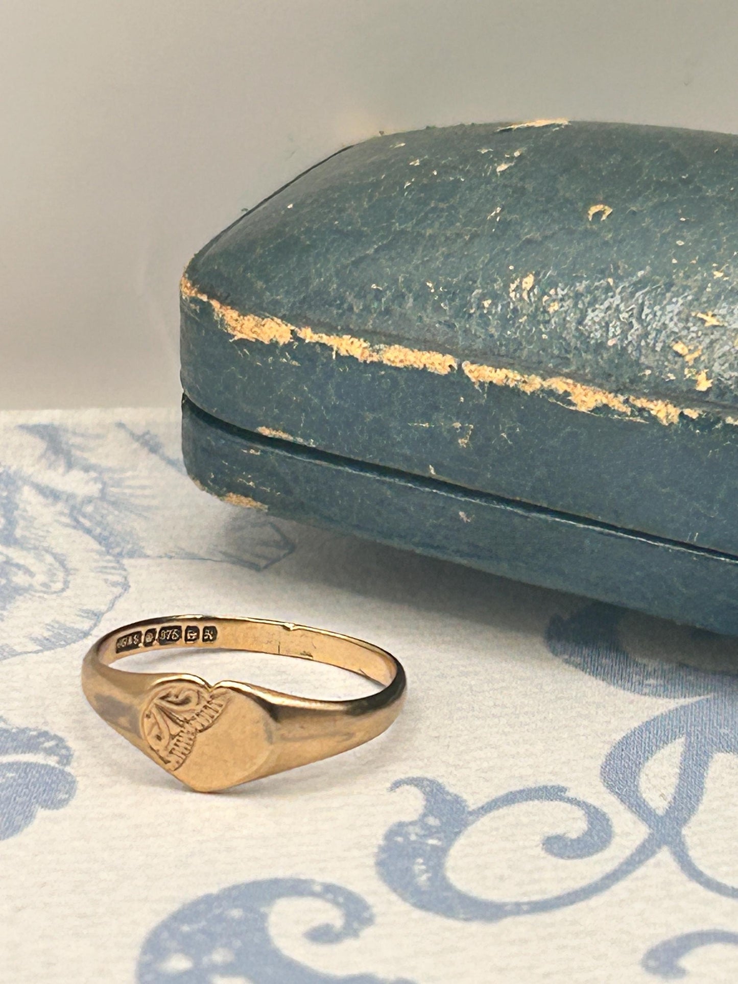 Vintage 9ct Gold 1980s Classic Heart Signet Ring Size M / US 6.5