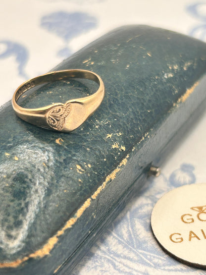 Vintage 9ct Gold 1980s Classic Heart Signet Ring Size M / US 6.5