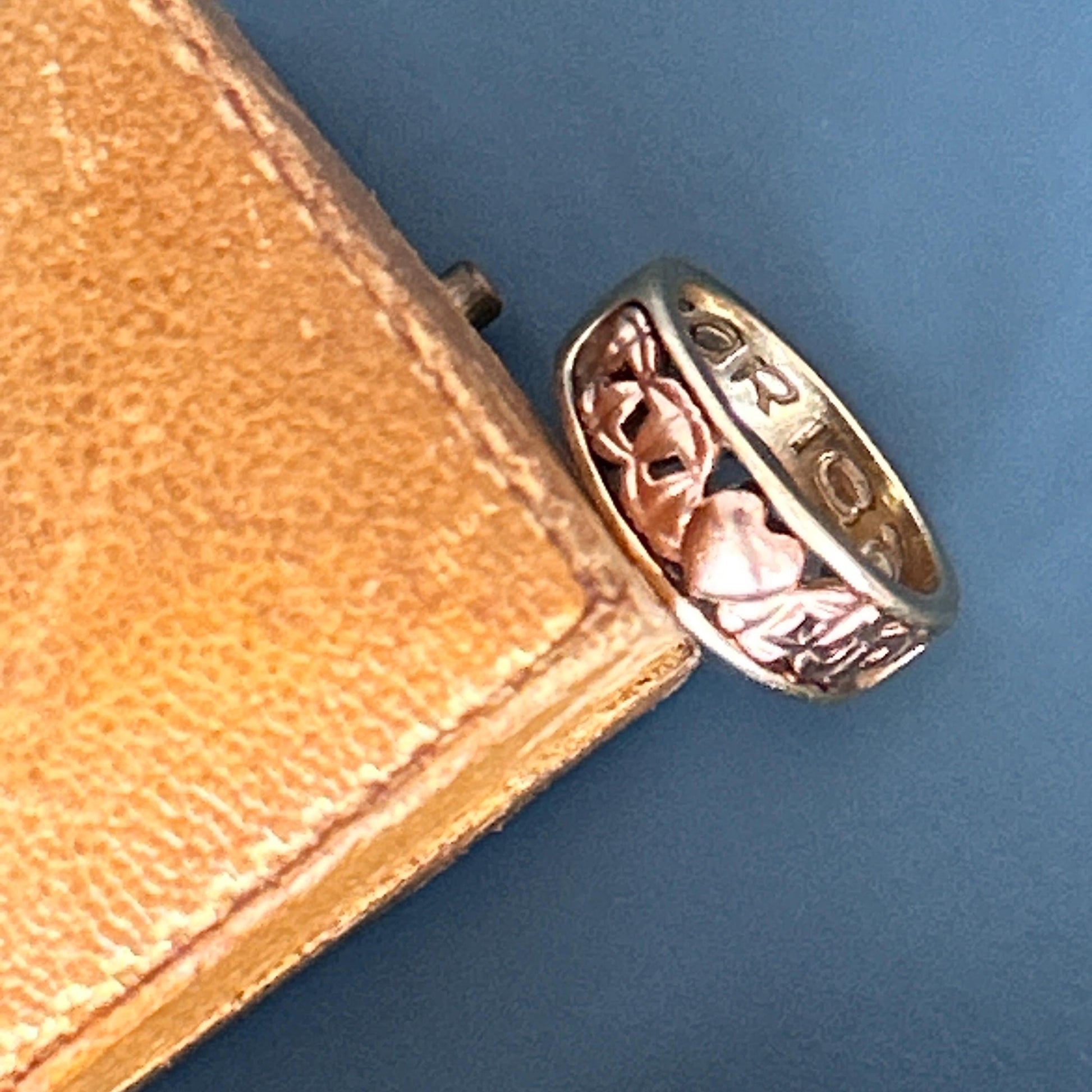 Vintage Early Clogau Cariad 9ct Gold Heart Ring Yellow and Rose Gold - Welsh Gold Ring Size O/ 7.5