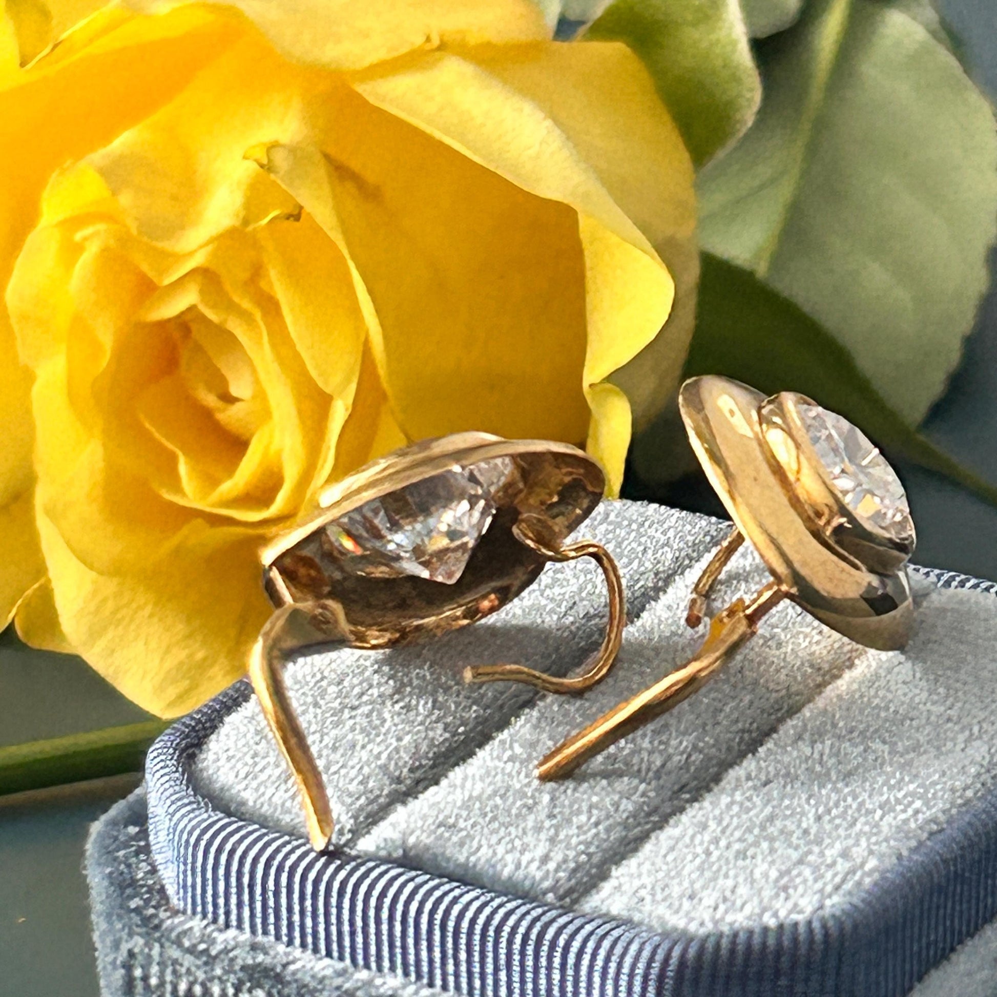 Vintage Italian 18ct Gold White Rhinestone Heart Latchback Earrings