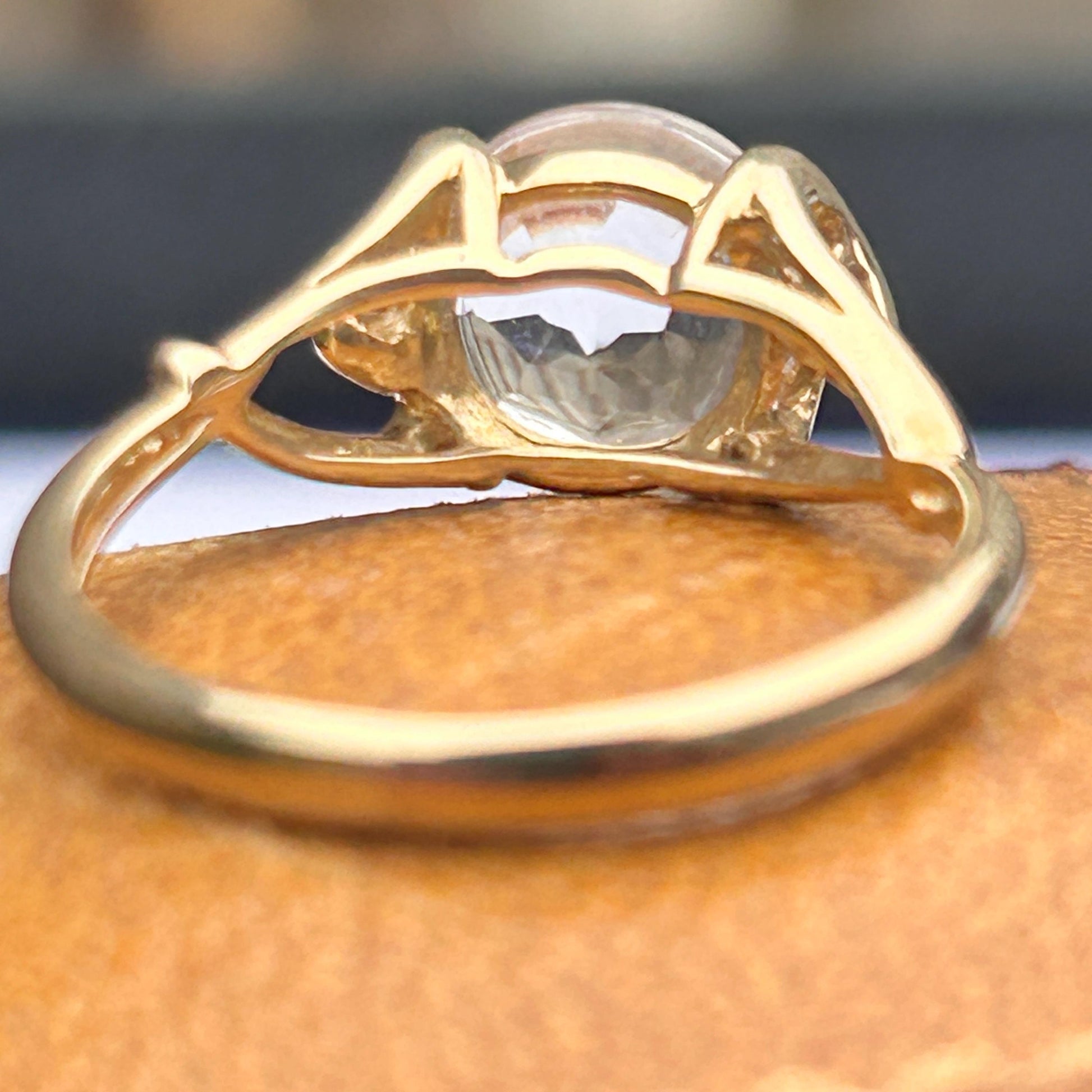 Vintage 9ct Gold Rock Crystal Heart Detail Ring - Natural Rock Crystal UK K / 5.5