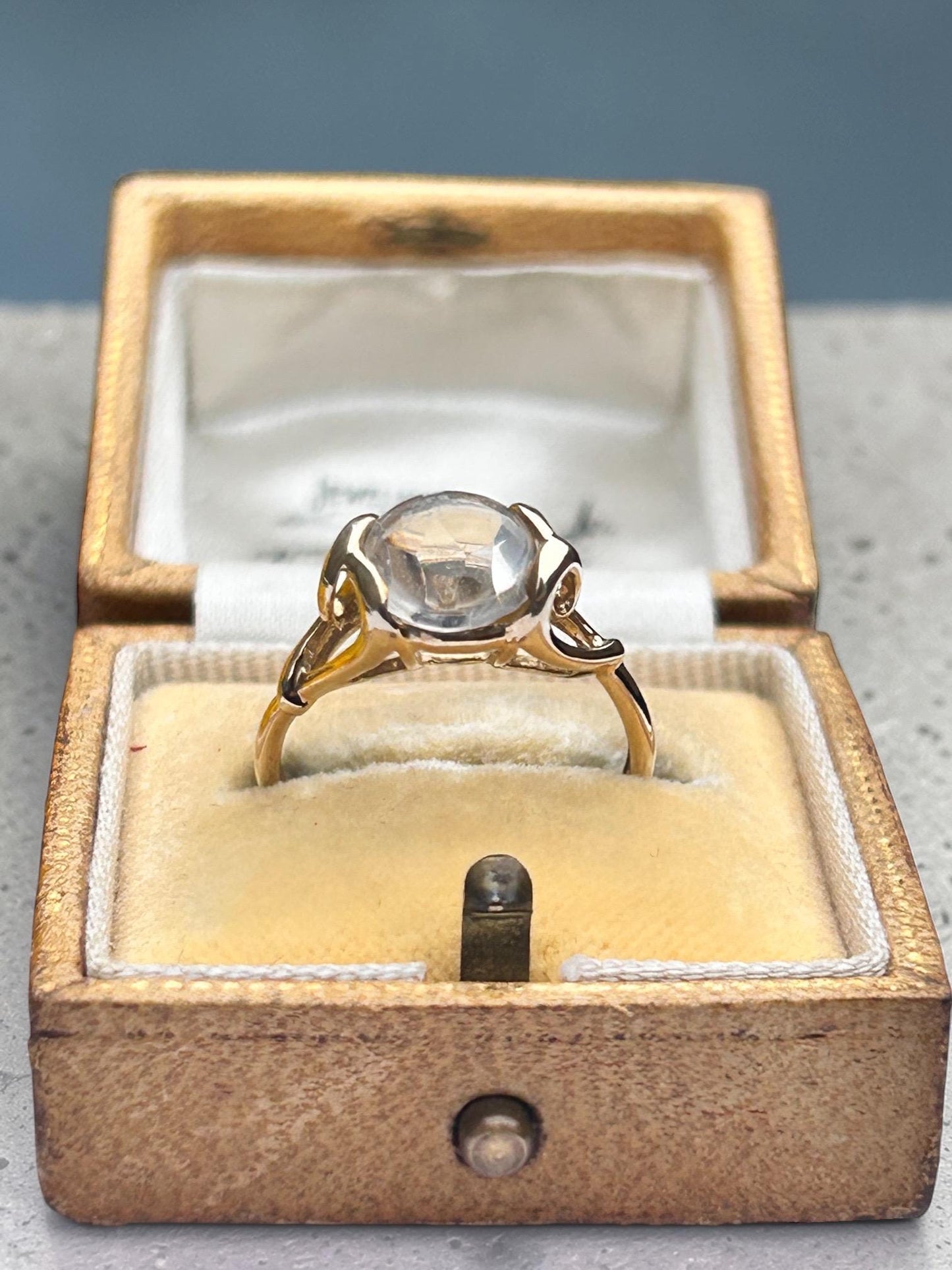 Vintage 9ct Gold Rock Crystal Heart Detail Ring - Natural Rock Crystal UK K / 5.5