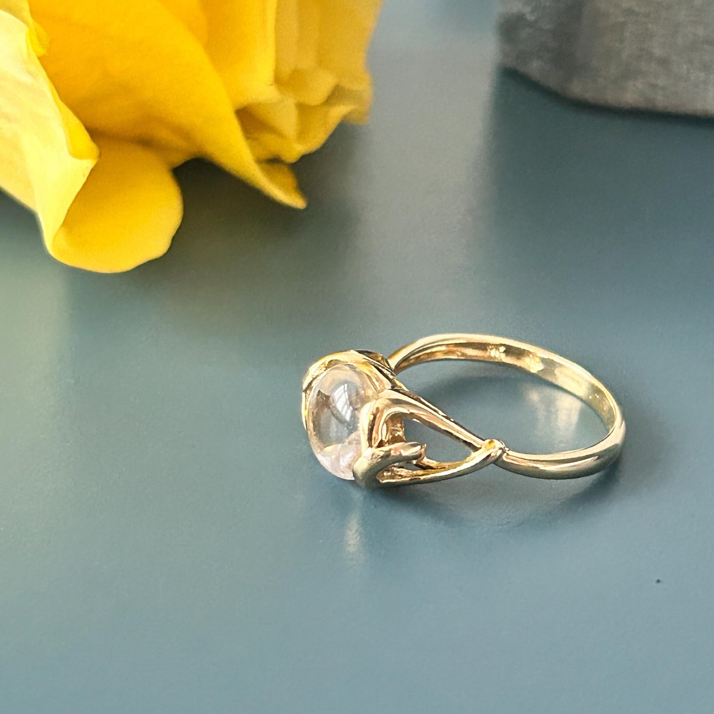 Vintage 9ct Gold Rock Crystal Heart Detail Ring - Natural Rock Crystal UK K / 5.5