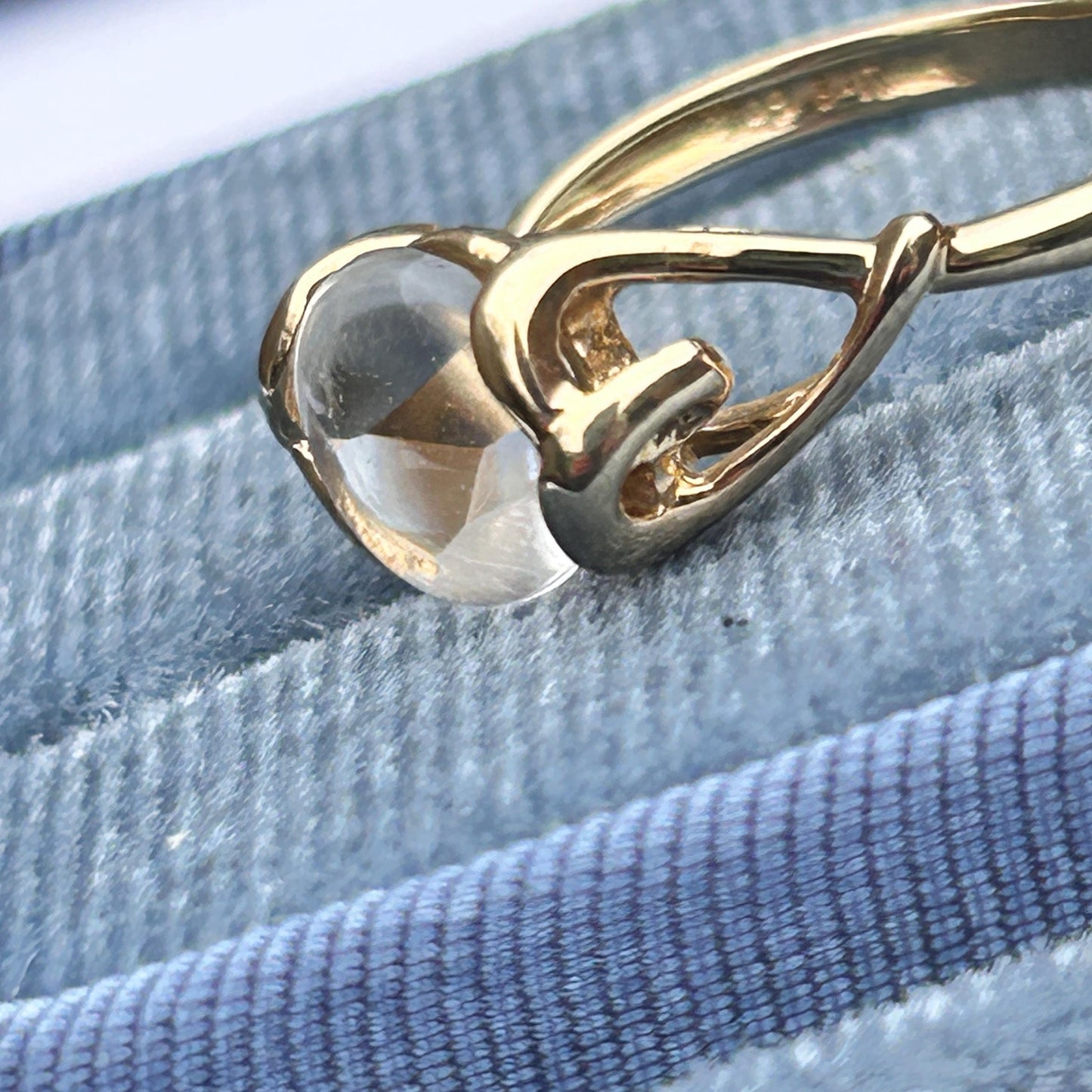 Vintage 9ct Gold Rock Crystal Heart Detail Ring - Natural Rock Crystal UK K / 5.5