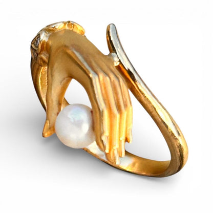 Vintage Carrera Y Carrera 18ct Gold Mano Hand Ring With Pearl and Diamond Cuff - Fine Vintage Jewelry Size UK J/ US: 5