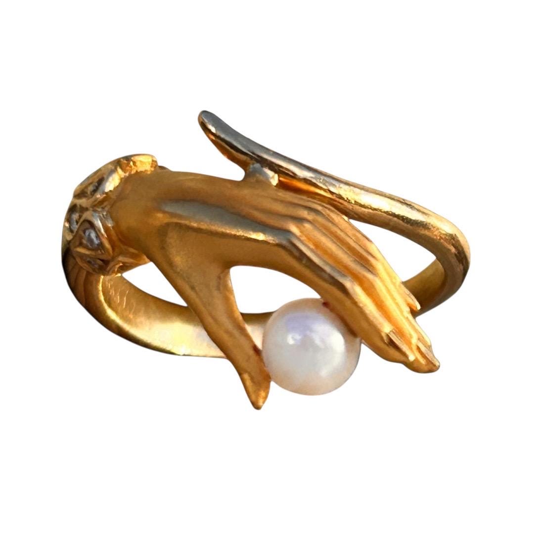 Vintage Carrera Y Carrera 18ct Gold Mano Hand Ring With Pearl and Diamond Cuff - Fine Vintage Jewelry Size UK J/ US: 5