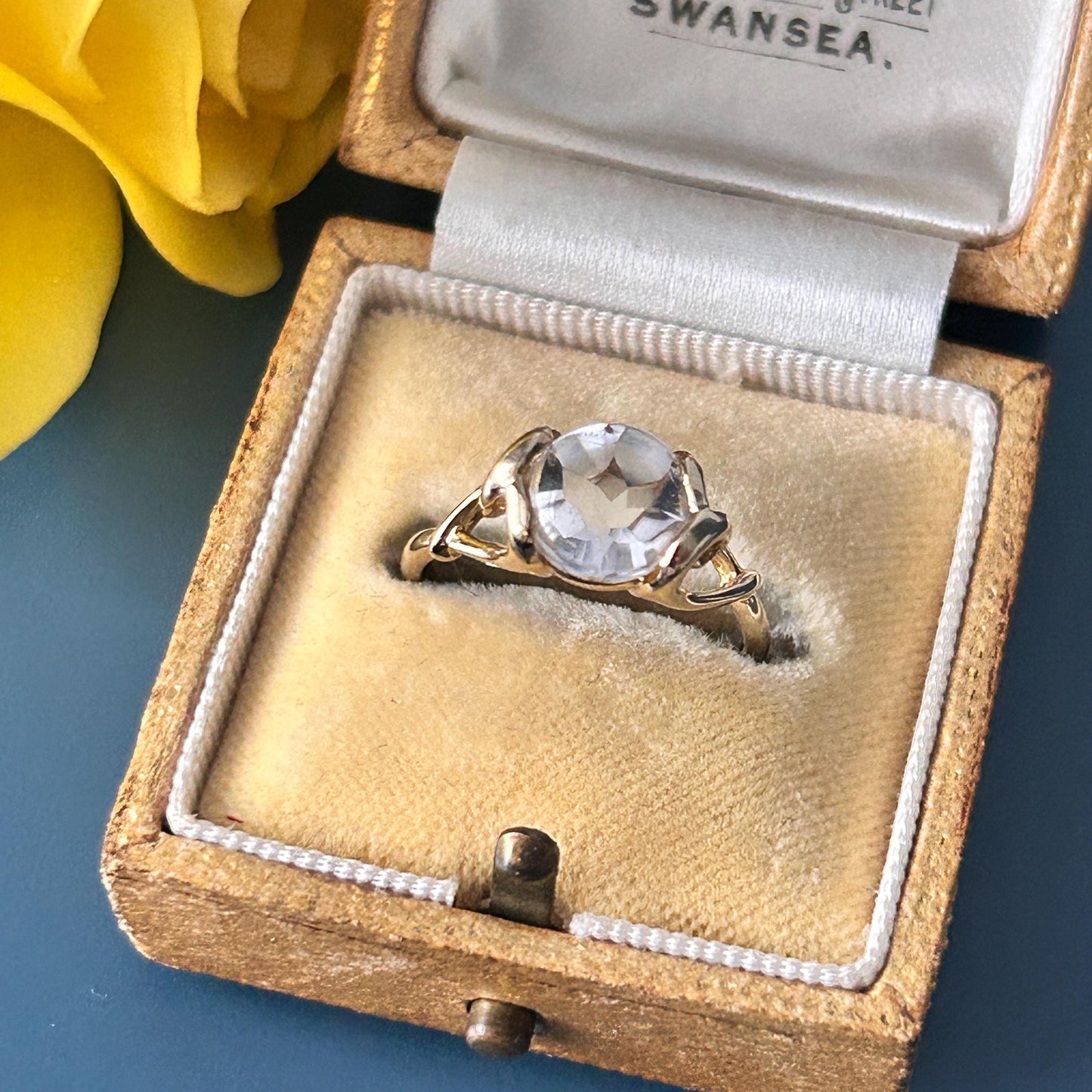 Vintage 9ct Gold Rock Crystal Heart Detail Ring - Natural Rock Crystal UK K / 5.5