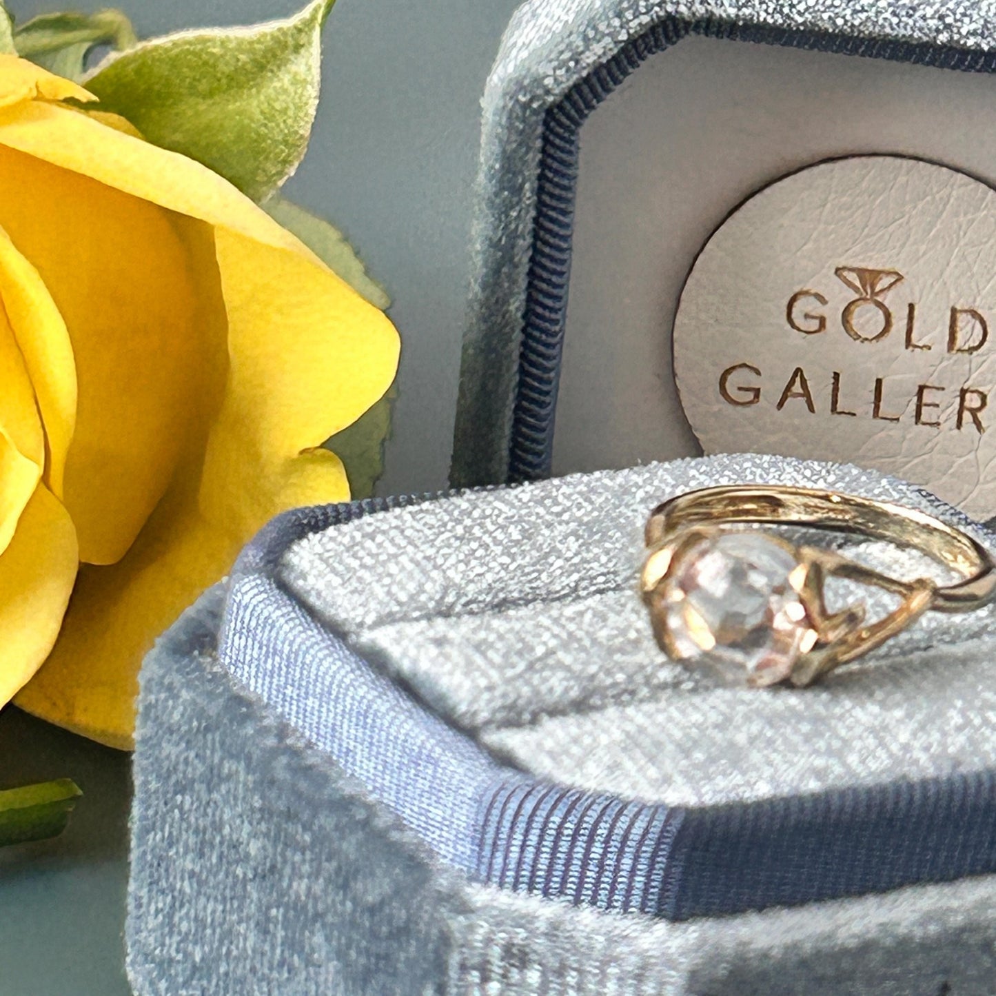 Vintage 9ct Gold Rock Crystal Heart Detail Ring - Natural Rock Crystal UK K / 5.5