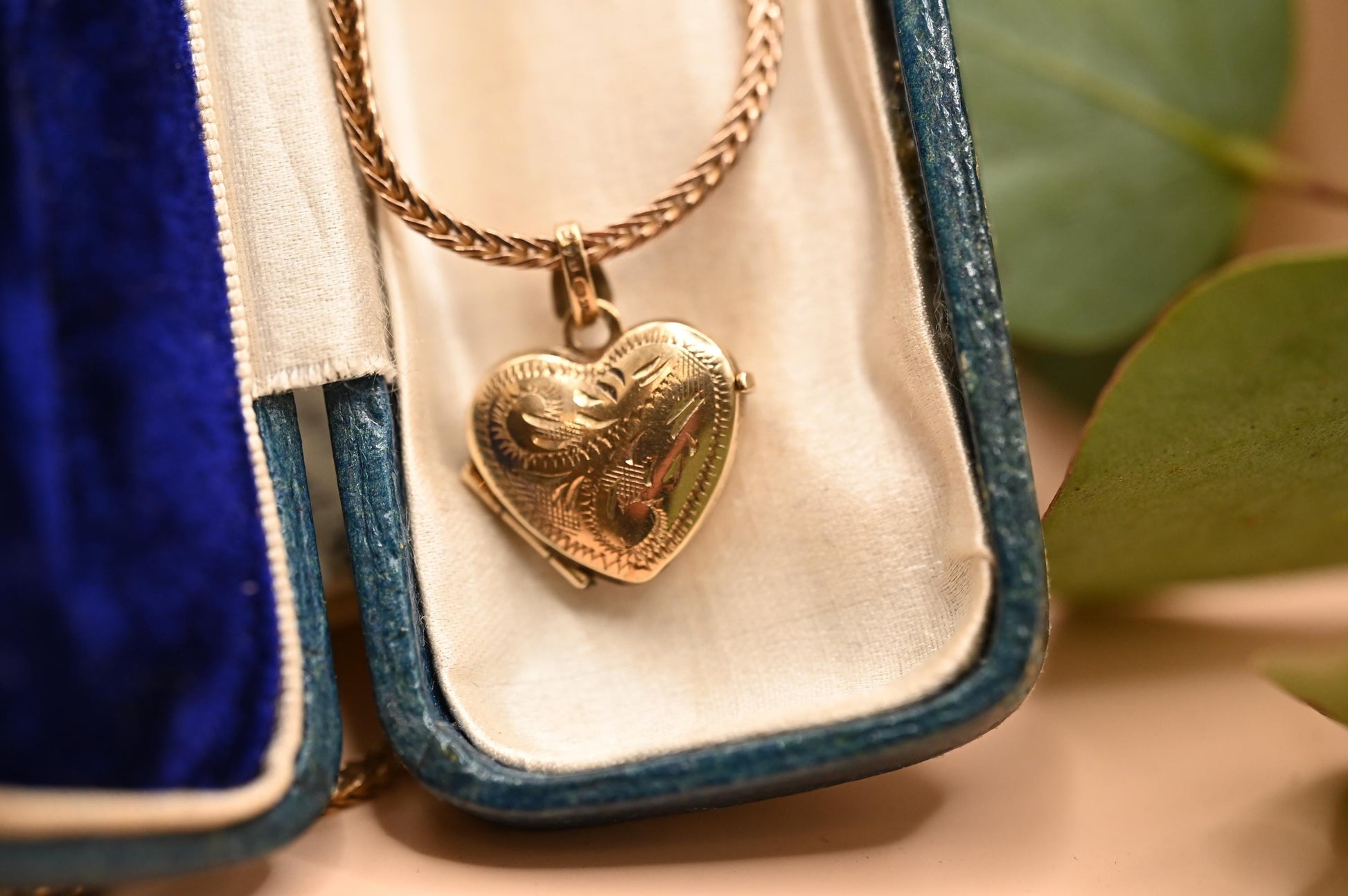Vintage 9ct Gold Engraved Heart Mini Locket - Photo Jewellery Keepsake