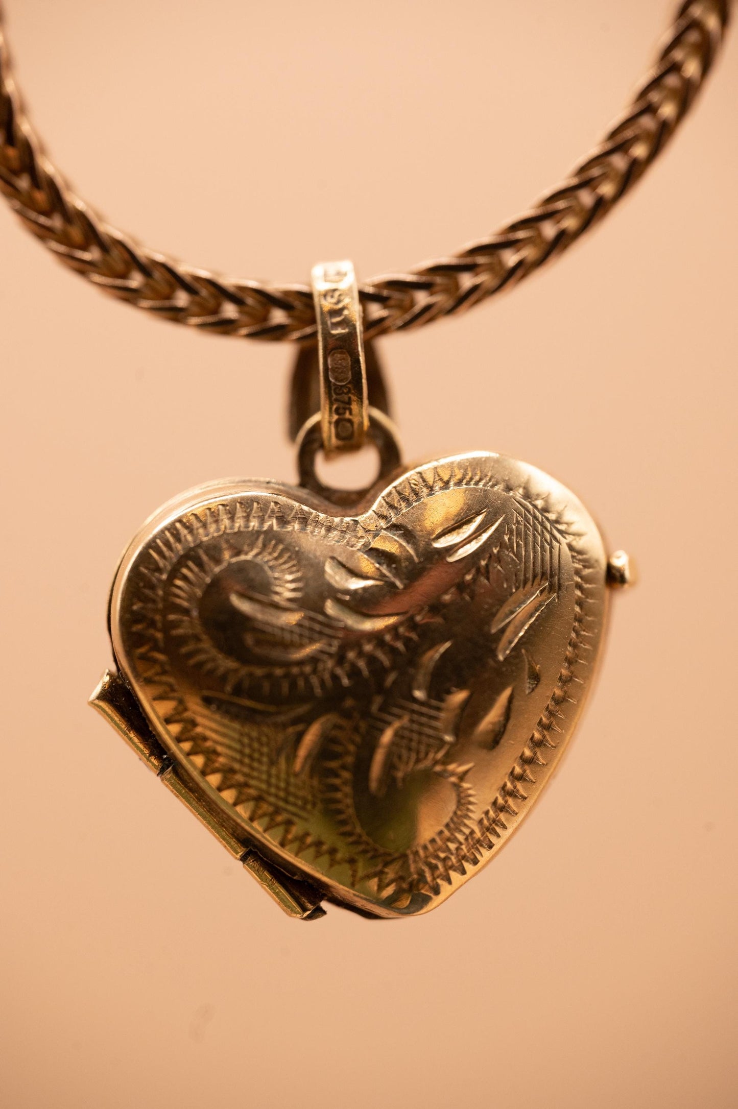 Vintage 9ct Gold Engraved Heart Mini Locket - Photo Jewellery Keepsake