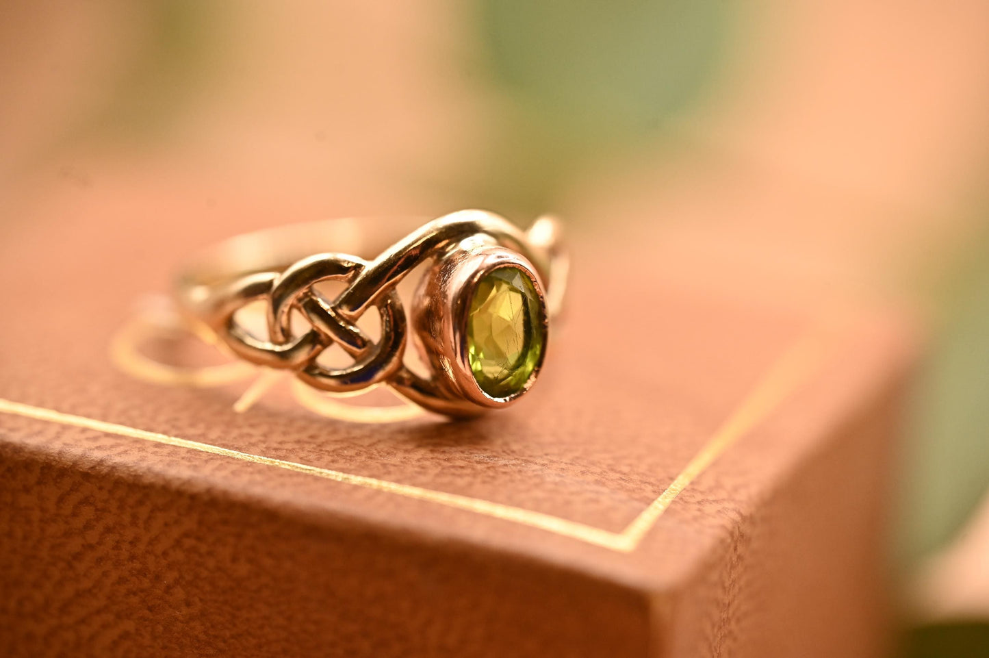 Vintage Clogau 9ct Yellow and Rose Gold Peridot Celtic Ring Size UK Q /US 8.5 - Welsh Gold
