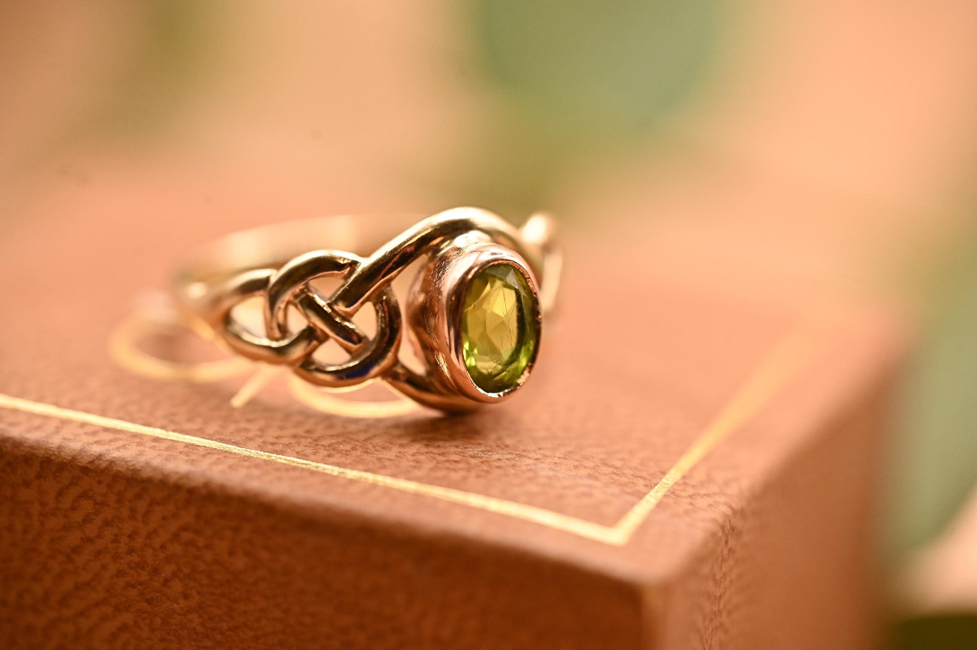 Vintage Clogau 9ct Yellow and Rose Gold Peridot Celtic Ring Size UK Q /US 8.5 - Welsh Gold