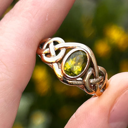 Vintage Clogau 9ct Yellow and Rose Gold Peridot Celtic Ring Size UK Q /US 8.5 - Welsh Gold