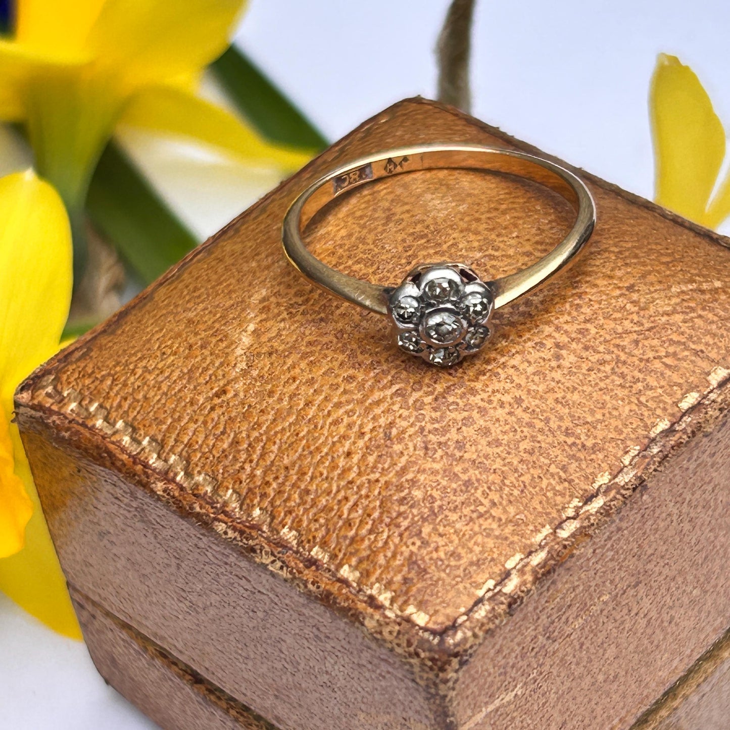 Art Deco 18ct Gold Diamond Flower Solitaire Ring UK O US 7.5 - Antique Jewelry Heirloom/ Engagement Ring