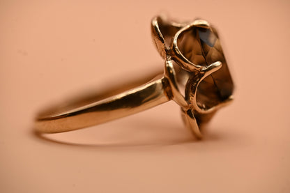 Vintage smokey quartz 1970s Ring - English Old Gold Heirloom UK J / US 5