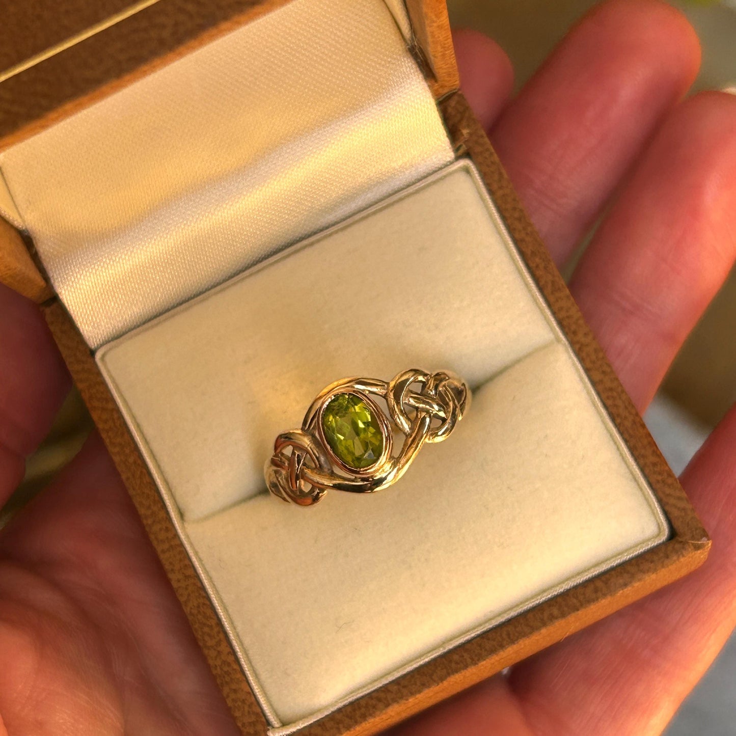 Vintage Clogau 9ct Yellow and Rose Gold Peridot Celtic Ring Size UK Q /US 8.5 - Welsh Gold