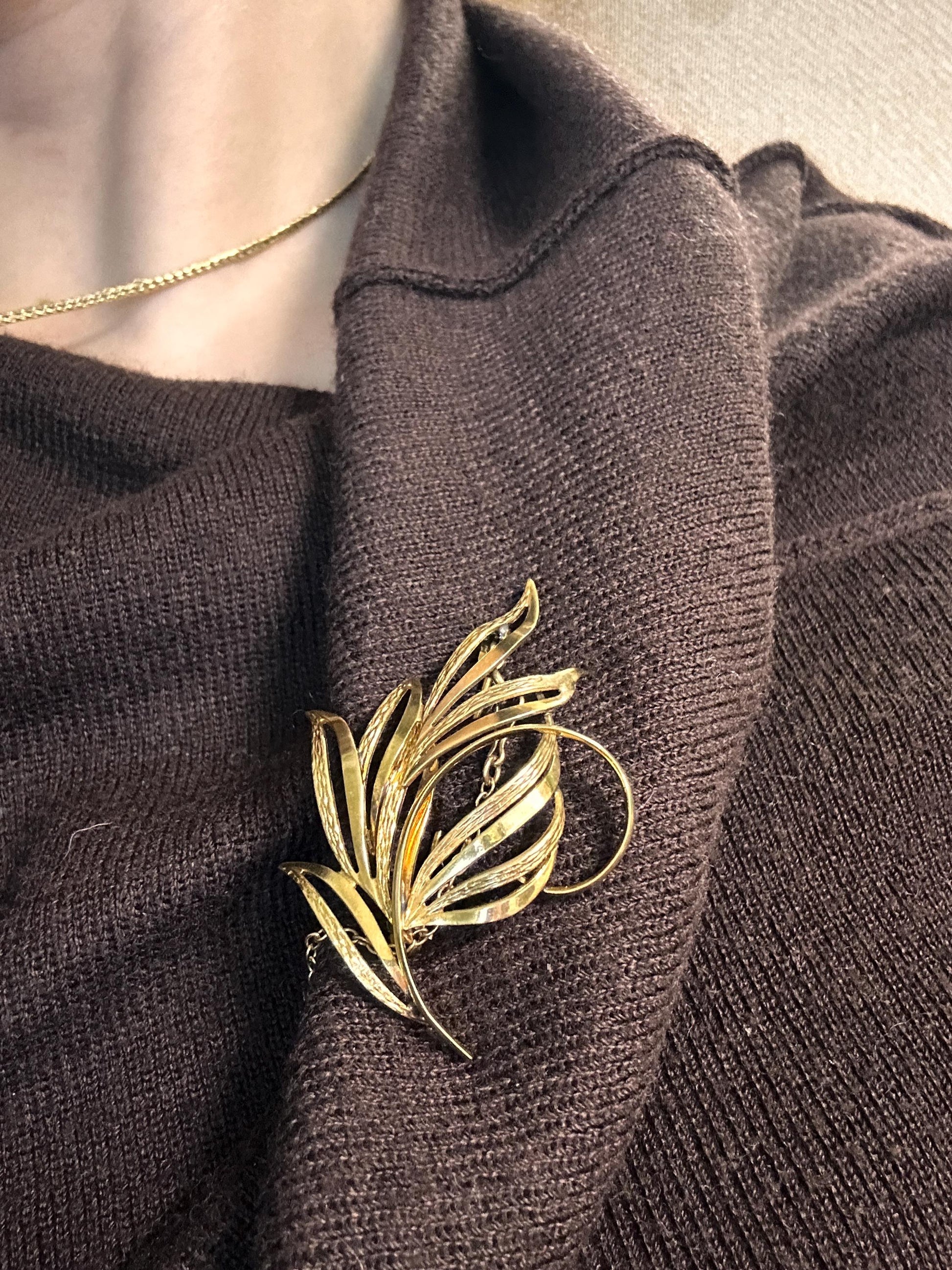 Mid-Century 9ct Gold Brooch Floral Spray Textured Jewellery