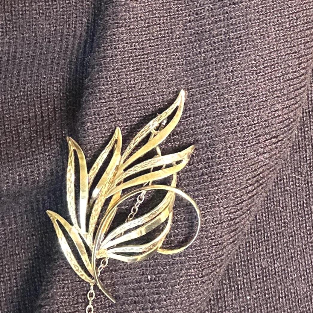 Mid-Century 9ct Gold Brooch Floral Spray Textured Jewellery