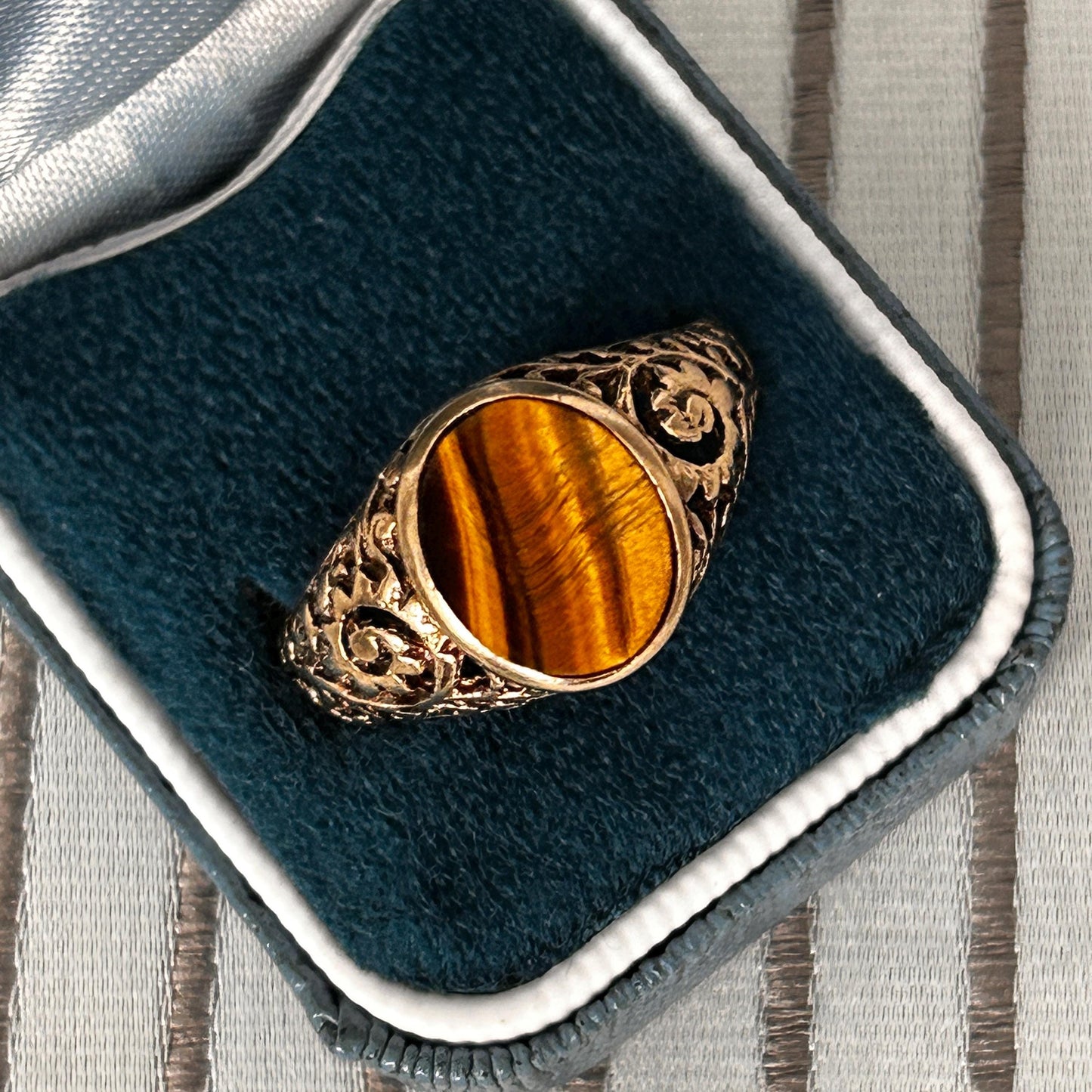 Vintage 9ct Gold Tigers Eye Signet Ring Size V / 11 - Mens Jewelry