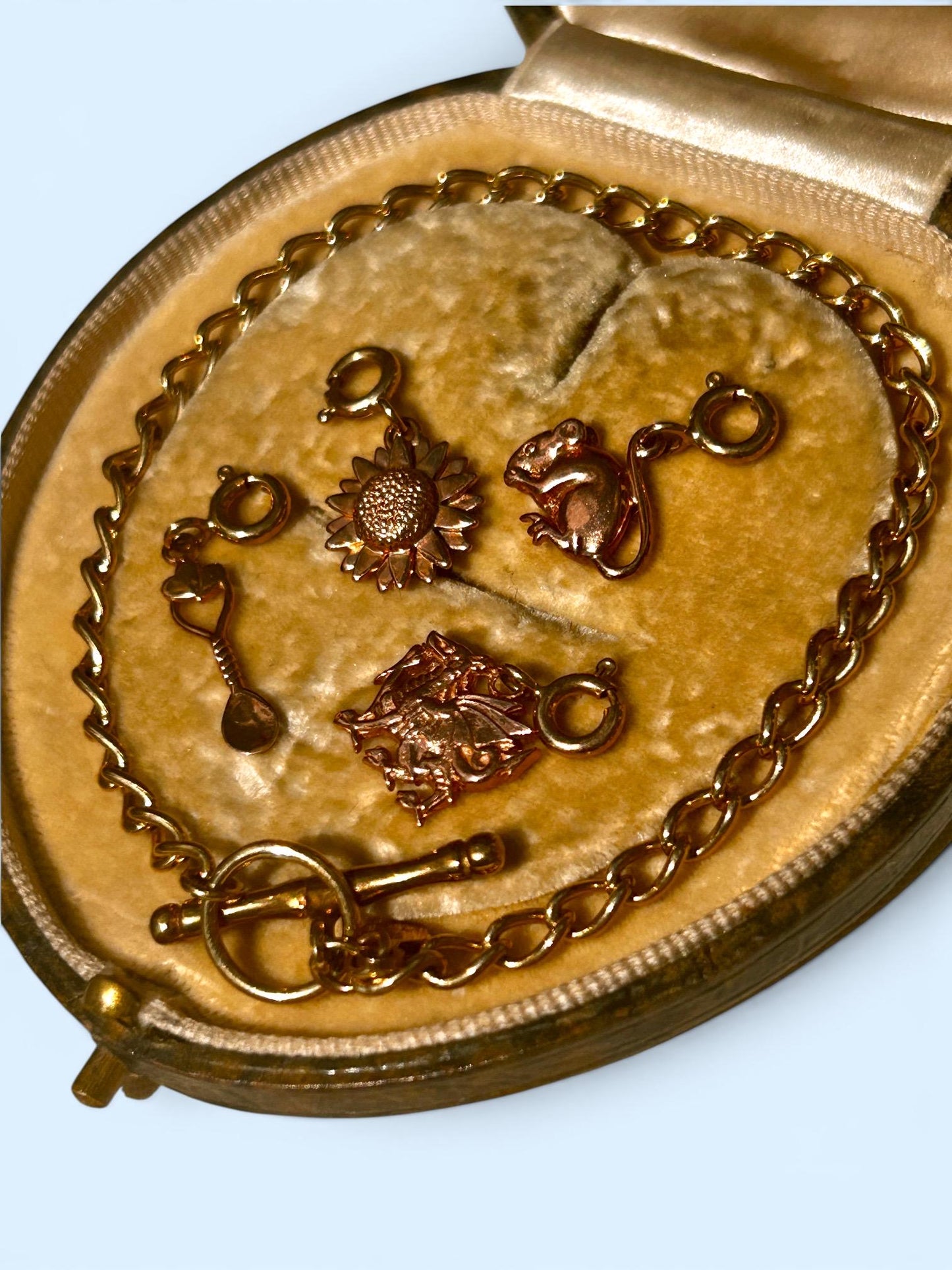 Vintage Clogau Charm Bracelet in 9ct Gold with 4 Charms 7" - Welsh Gold