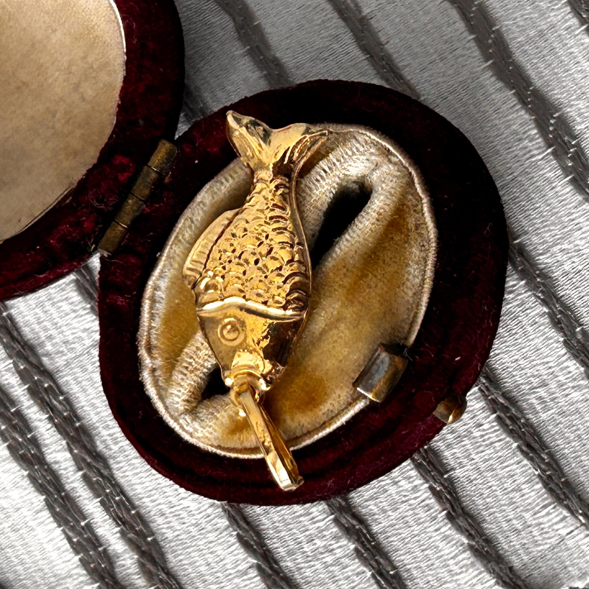 Vintage 18ct Fish Charm - Good Luck Jewellery.