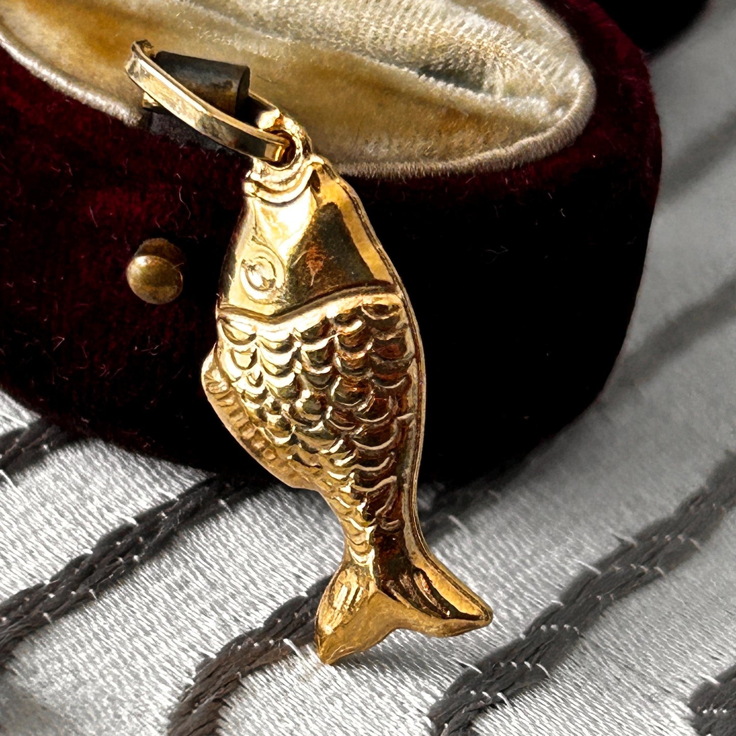 Vintage 18ct Fish Charm - Good Luck Jewellery.