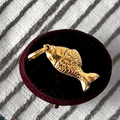 Vintage 18ct Fish Charm - Good Luck Jewellery.