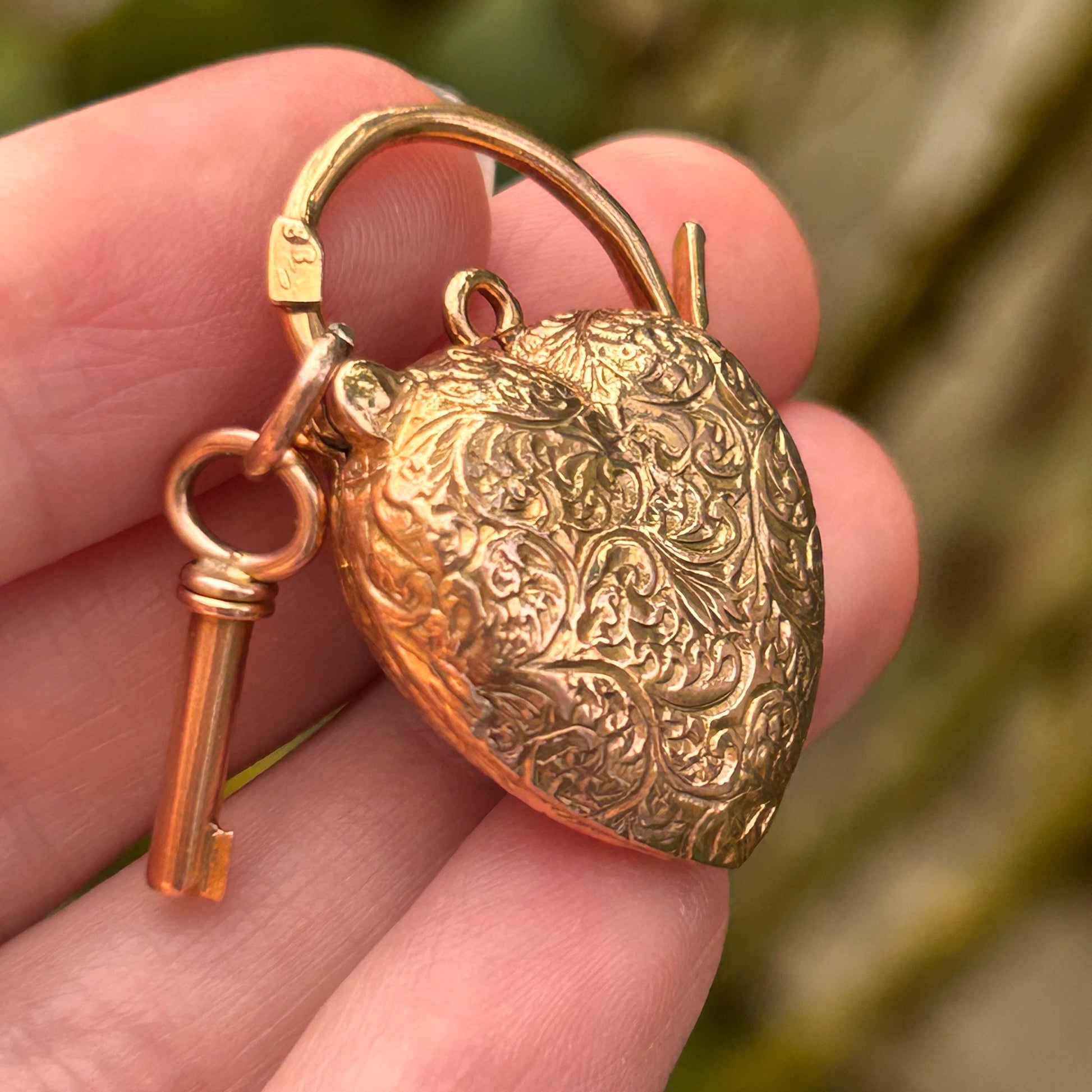 Victorian Garnet 9ct Gold Heart Padlock with Key - Bracelet Lock Pendant