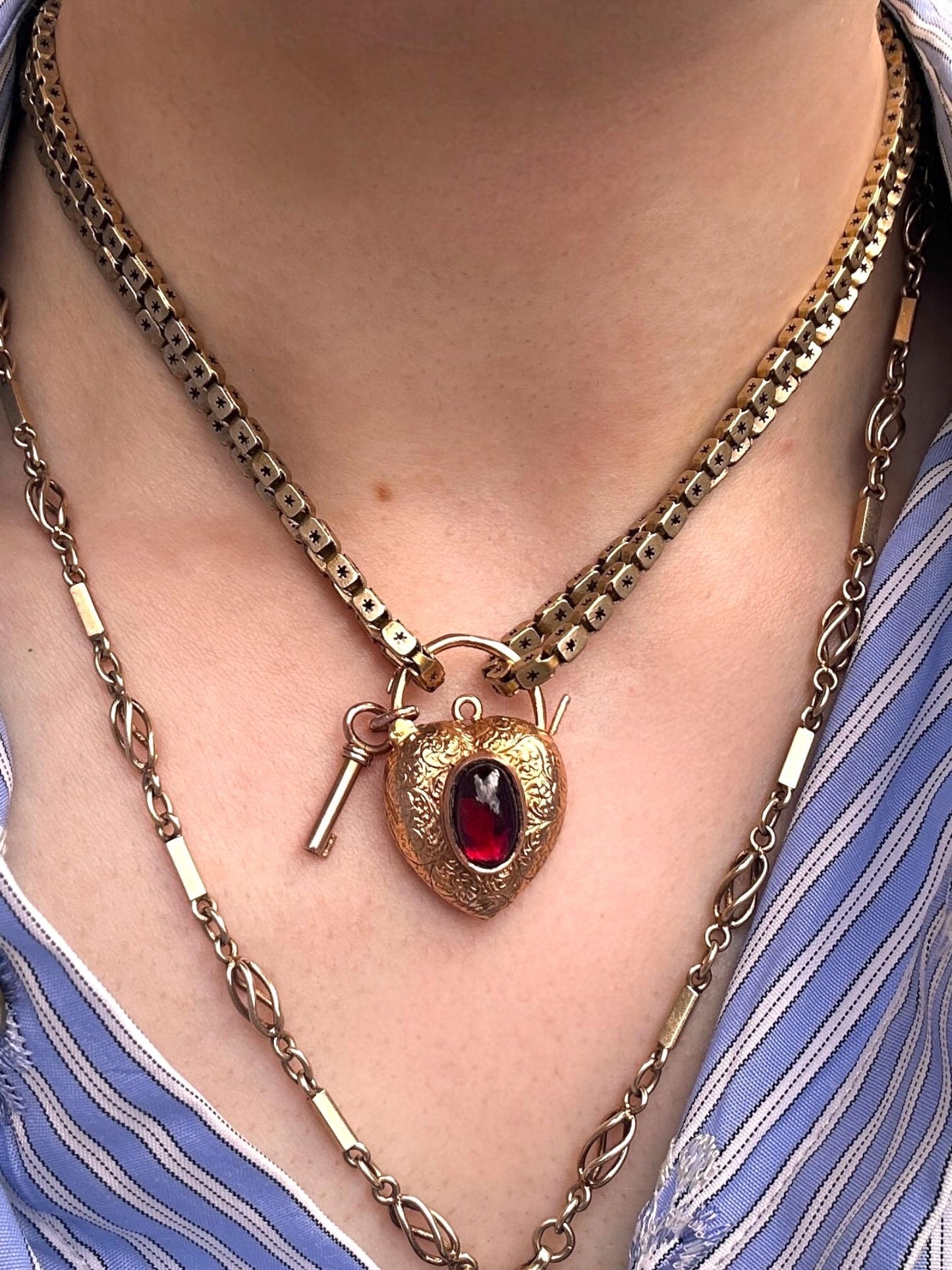 Victorian Garnet 9ct Gold Heart Padlock with Key - Bracelet Lock Pendant