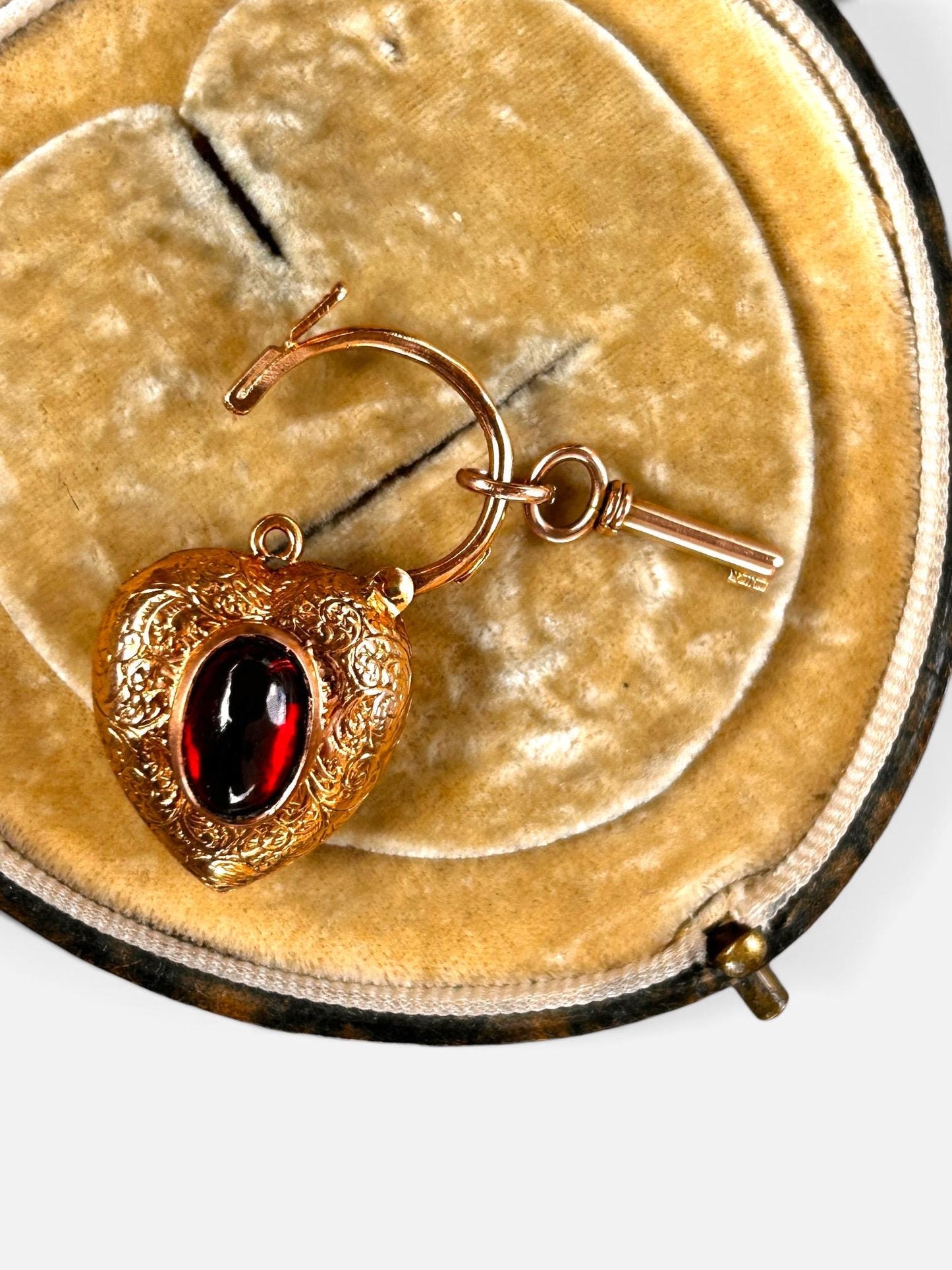Victorian Garnet 9ct Gold Heart Padlock with Key - Bracelet Lock Pendant