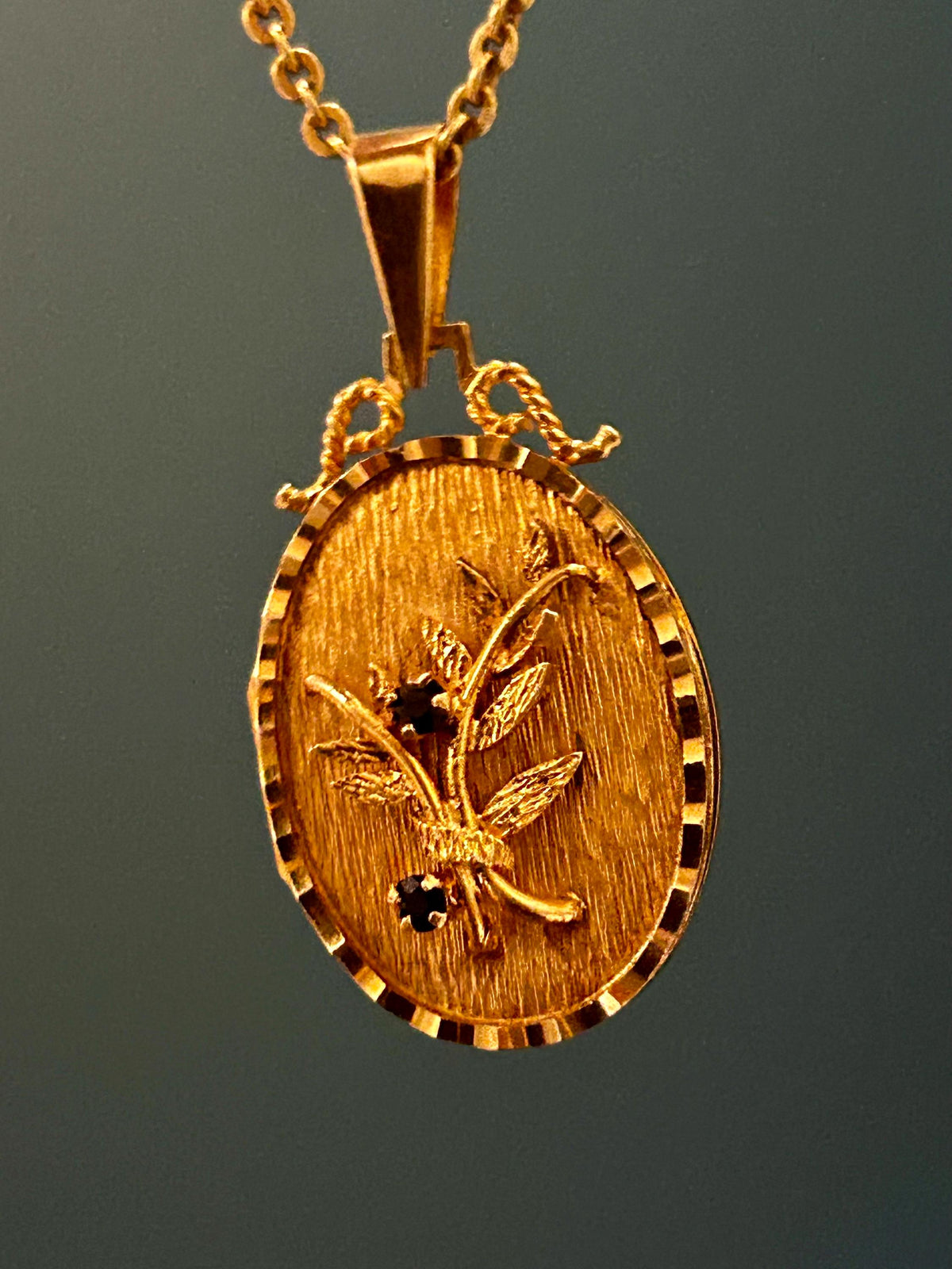Mid-Century 9ct Solid Gold Floral Sapphire Locket Pendant Photo Keepsake