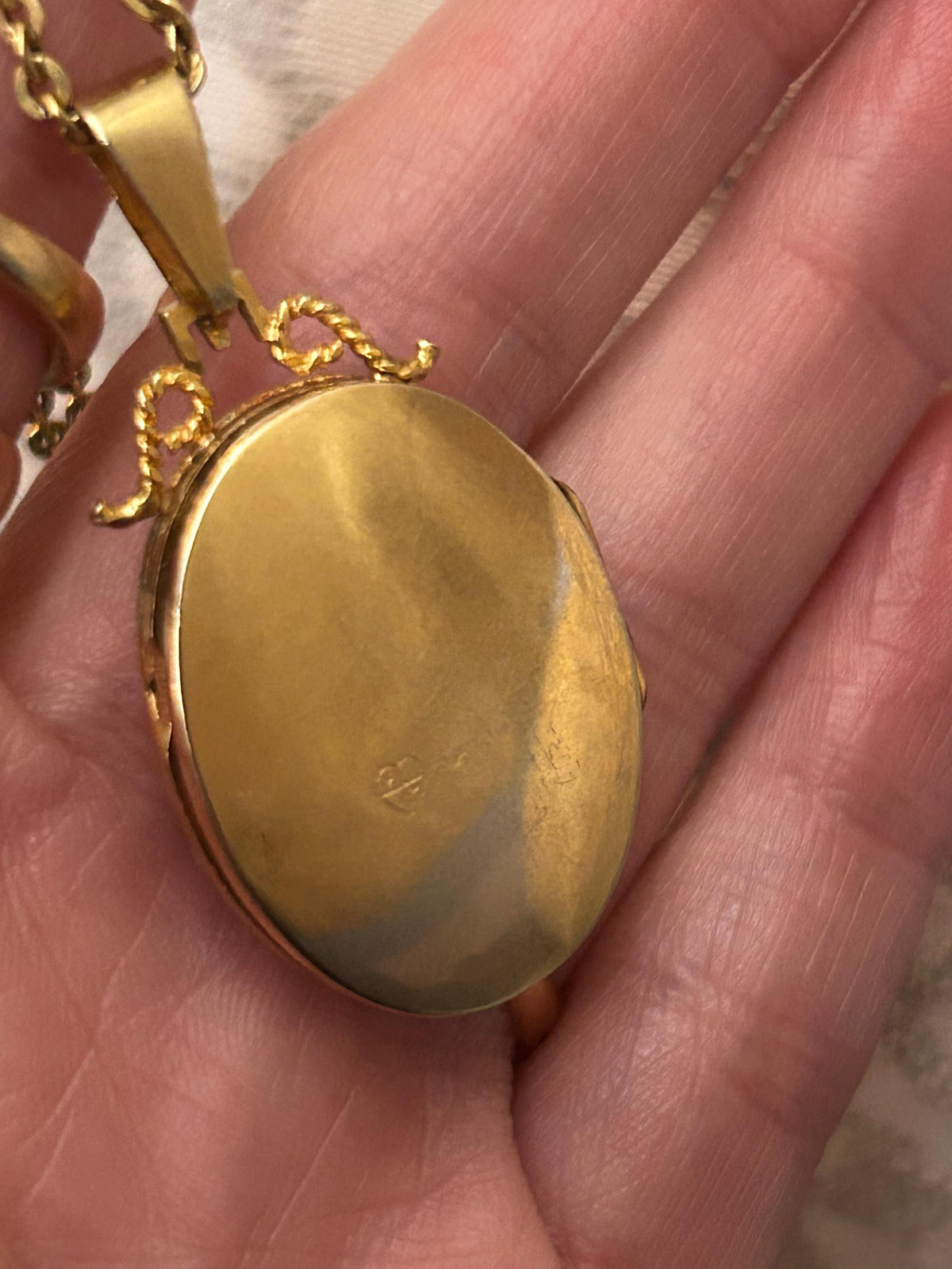Mid-Century 9ct Solid Gold Floral Sapphire Locket Pendant Photo Keepsake