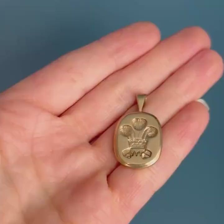 Mid-Century 9ct Gold Welsh Feathers Pendant – Solid Gold Cushion-Cut Design, Pebbled Reverse & Thick Bail, Heavy Wales 9k Gold Pendant