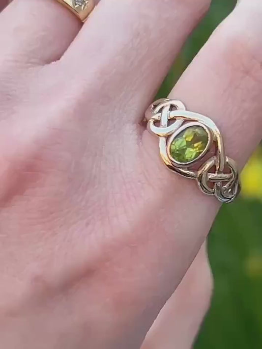 Vintage Clogau 9ct Yellow and Rose Gold Peridot Celtic Ring Size UK Q /US 8.5 - Welsh Gold