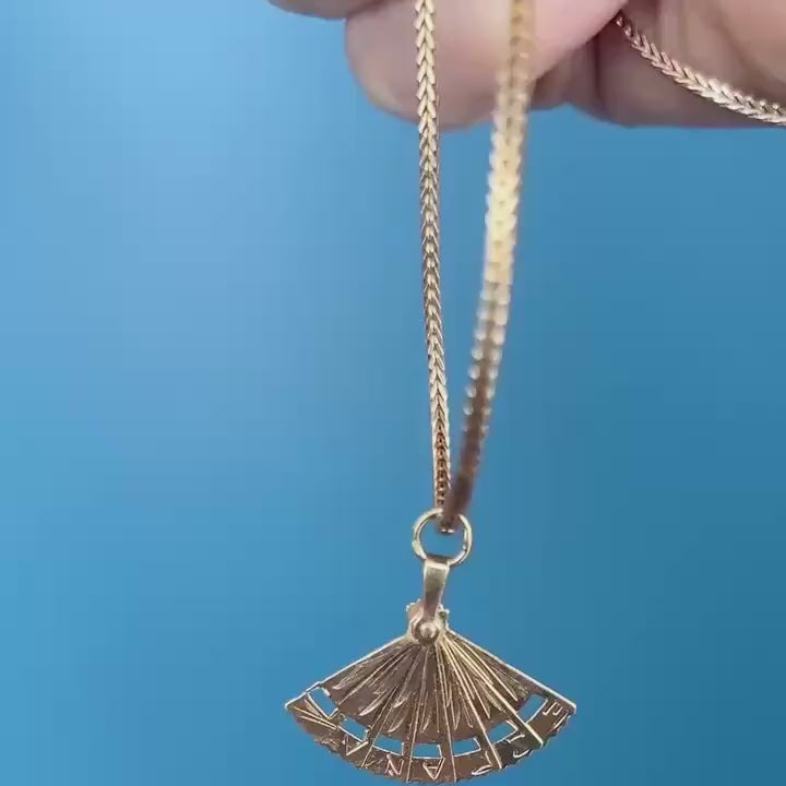 Vintage 18ct Gold Espana Movable Fan - Fidget Jewellery Spanish Charm pendant