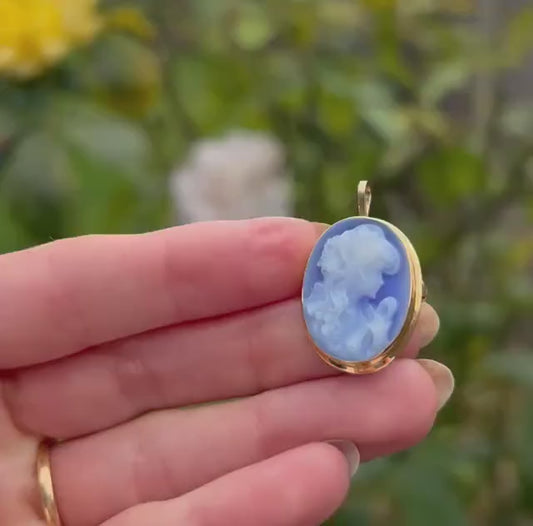 Stunning Vintage Blue Agate 18ct Italian Cameo, Lady with Scroll in Stunning Detail, Rare Find Mid-Century Cameo Pendant and Brooch 18K Gold