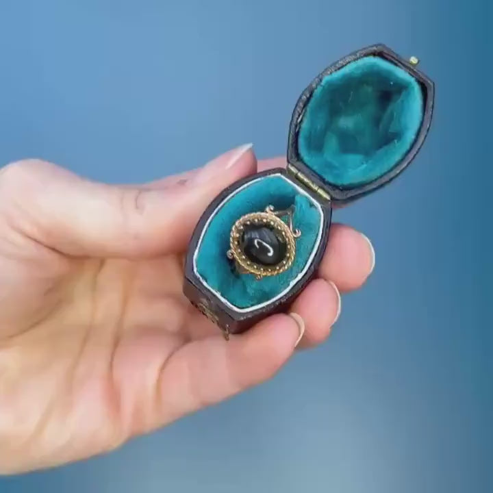 Vintage 9ct Rock Crystal / Rope Border with ornate shoulders. Unusual Ring 9k 1960s Jewellery